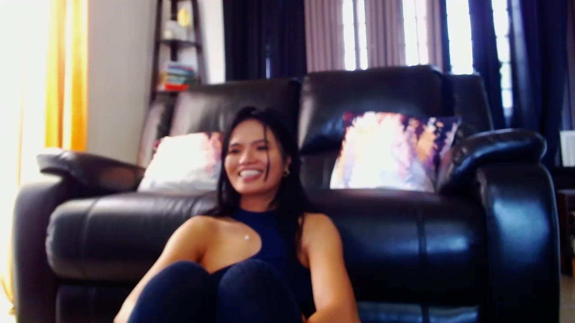 Gallery image thumbnail from SweetOne_4u's myfreecams stream on, 03/19/2024, 24:50 image 17 of 20