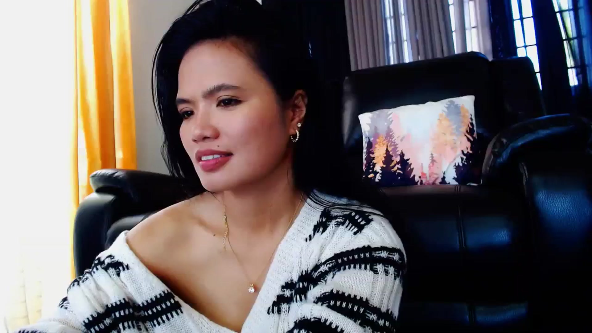 Gallery image thumbnail from SweetOne_4u's myfreecams stream on, 03/22/2024, 24:00 image 1 of 20
