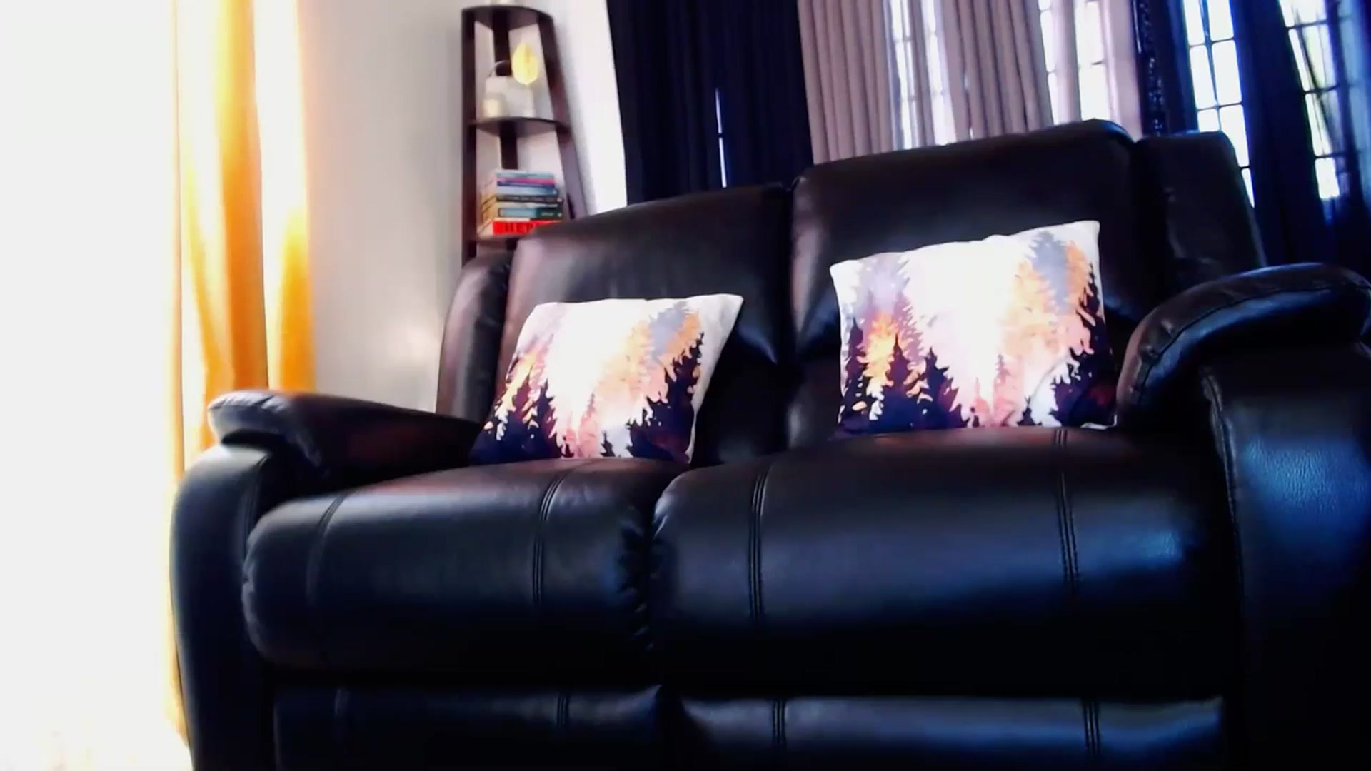 Gallery image thumbnail from SweetOne_4u's myfreecams stream on, 03/22/2024, 24:37 image 3 of 20