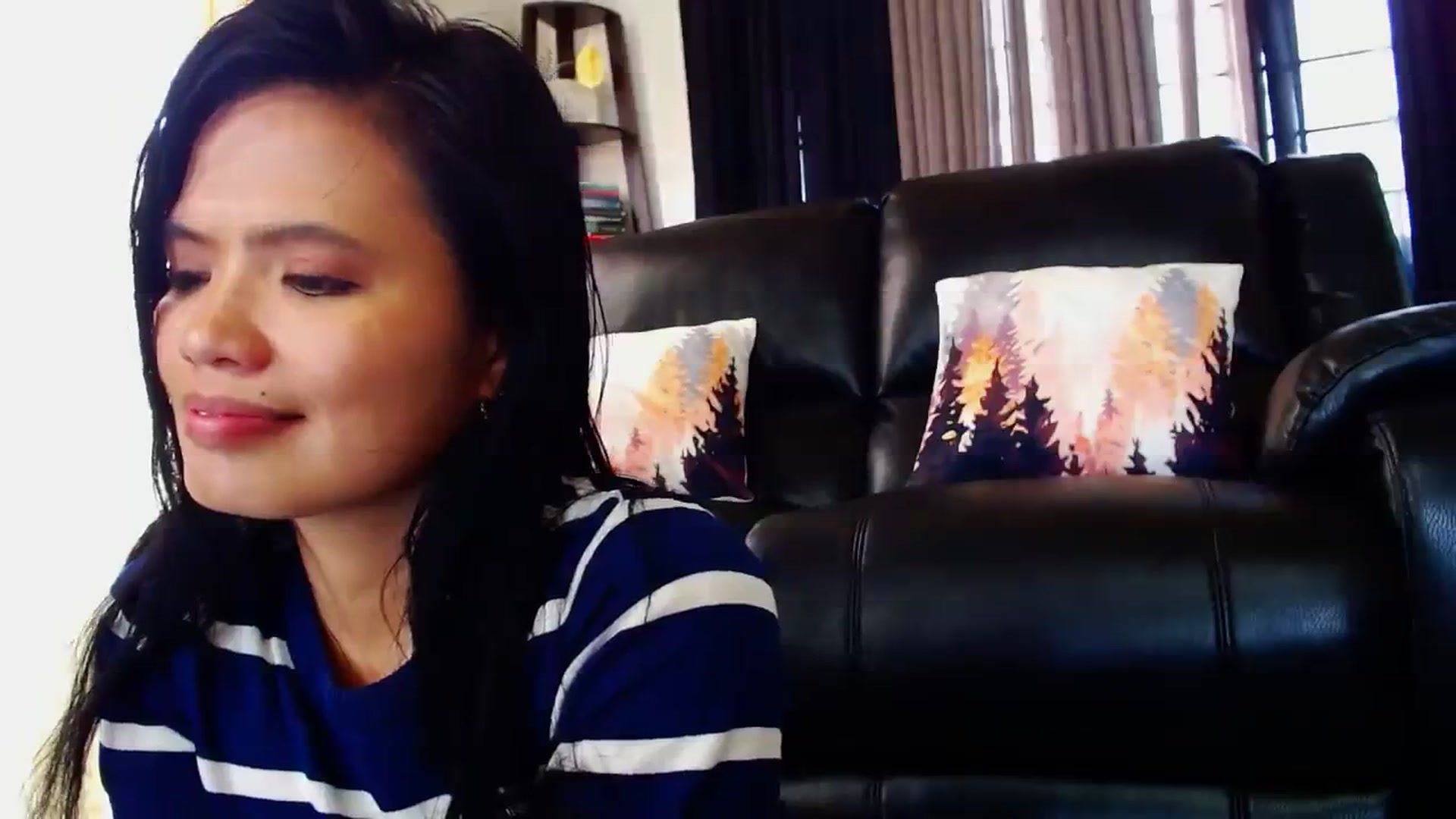 Gallery image thumbnail from SweetOne_4u's myfreecams stream on, 03/23/2024, 24:28 image 10 of 20