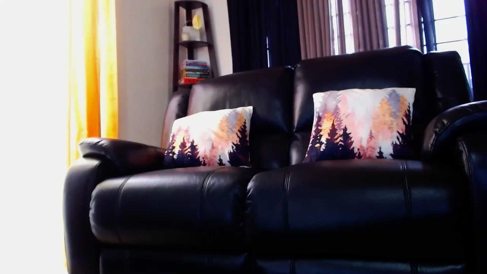 Gallery image thumbnail from SweetOne_4u's myfreecams stream on, 03/23/2024, 24:28 image 16 of 20