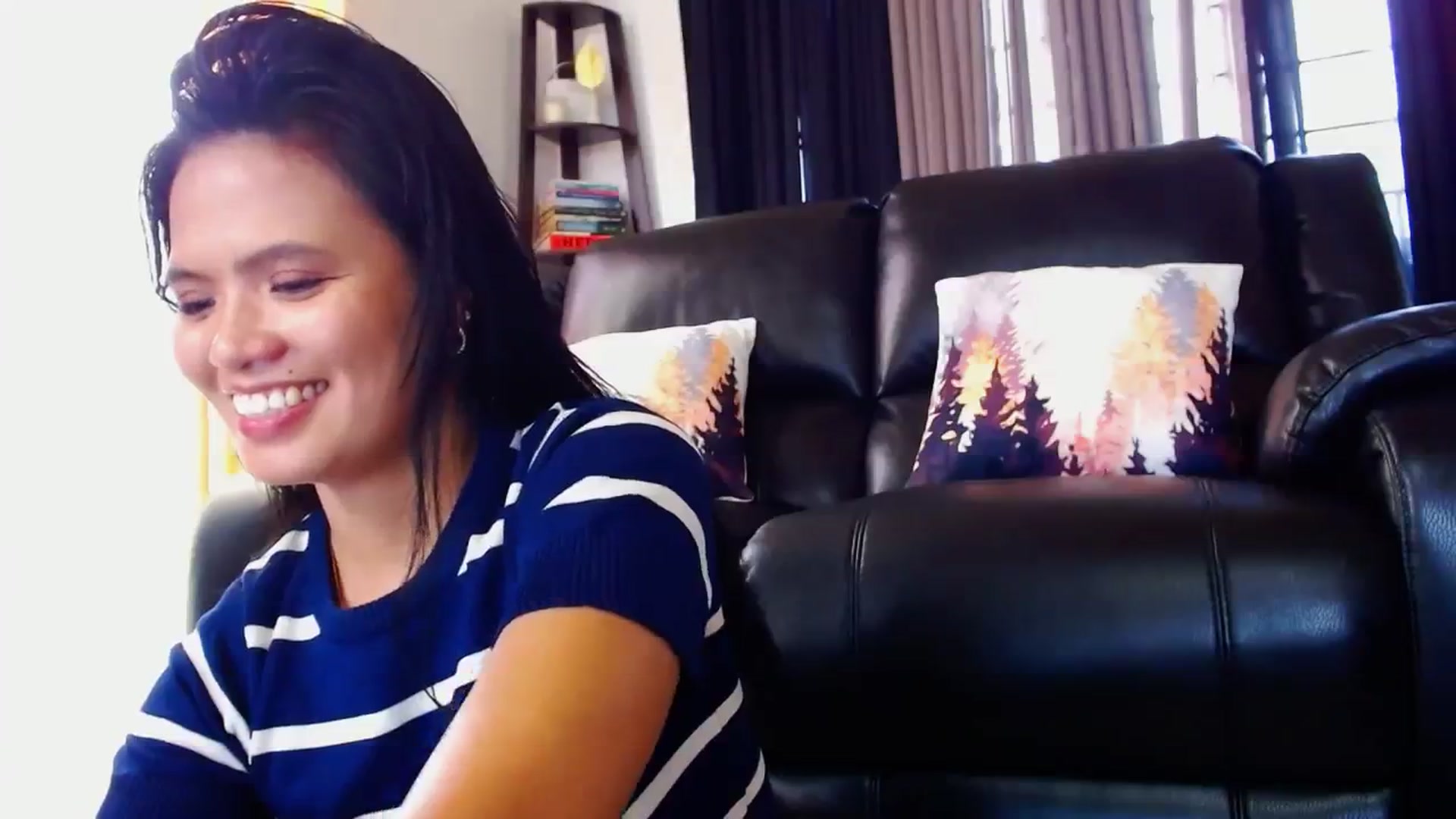 Gallery image thumbnail from SweetOne_4u's myfreecams stream on, 03/23/2024, 24:28 image 12 of 20