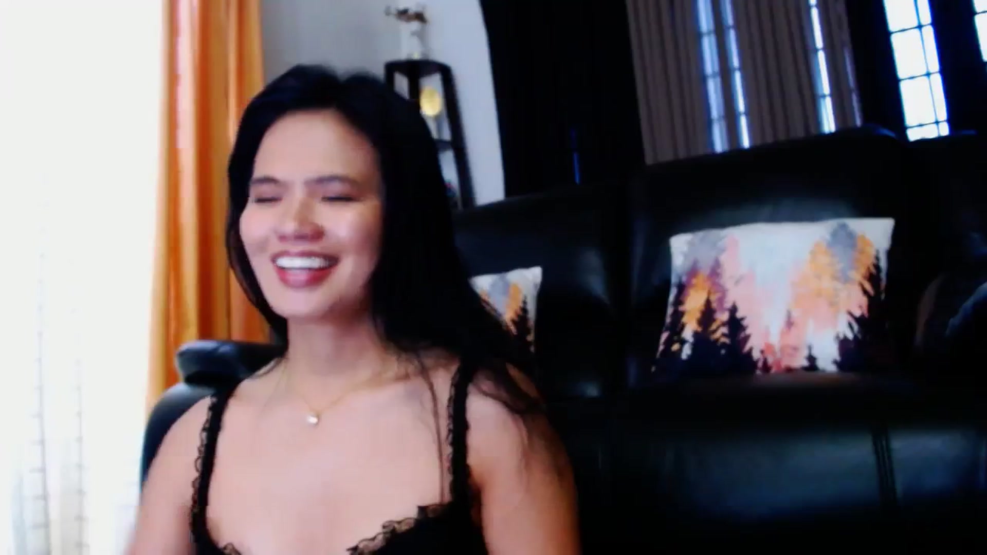 Gallery image thumbnail from SweetOne_4u's myfreecams stream on, 03/23/2024, 22:18 image 13 of 20