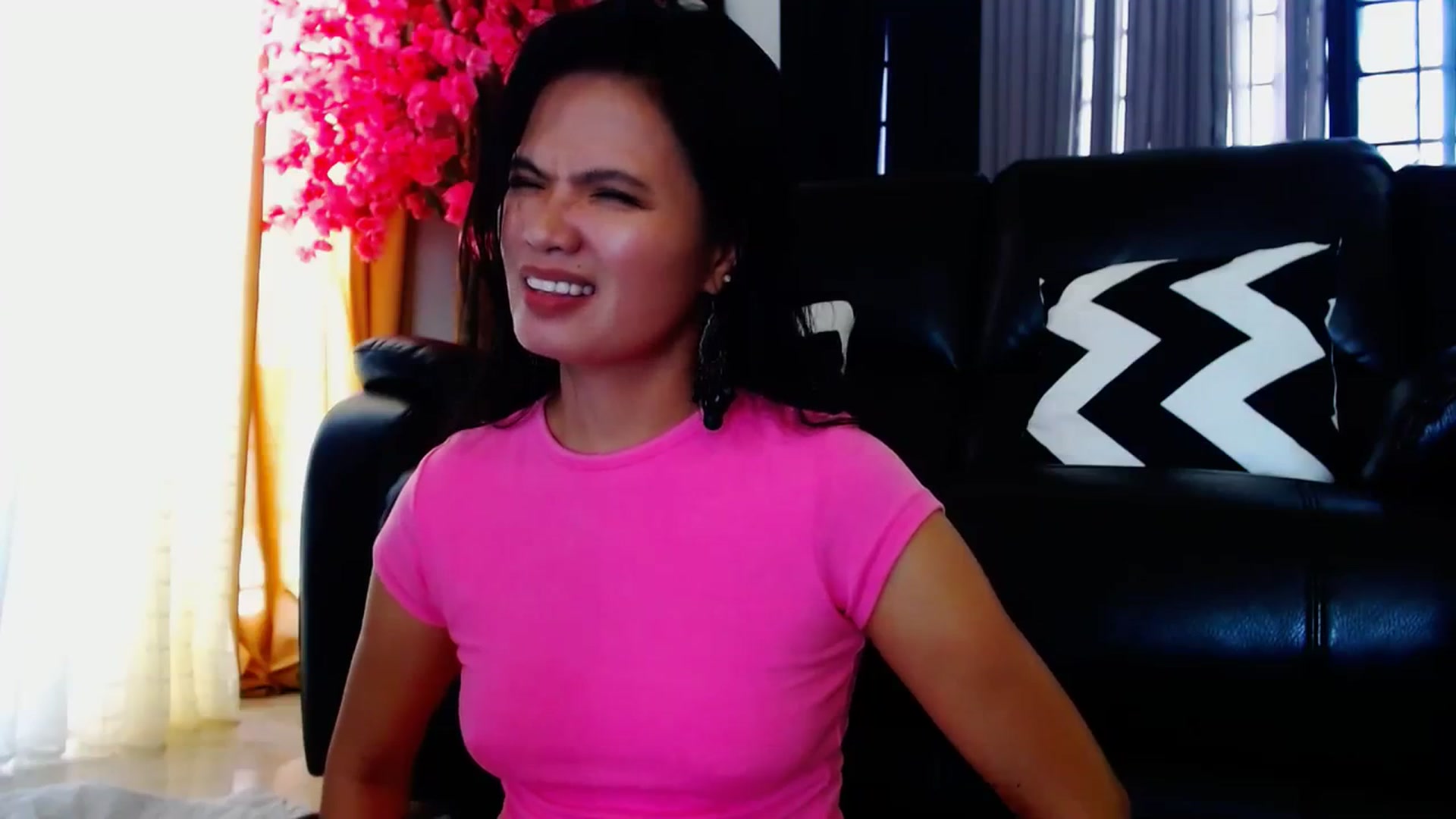 Gallery image thumbnail from SweetOne_4u's myfreecams stream on, 04/09/2024, 24:00 image 4 of 20