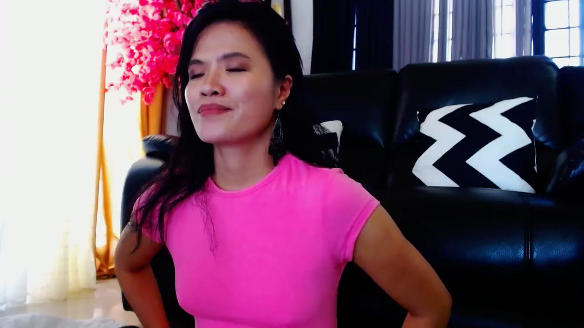 Gallery image thumbnail from SweetOne_4u's myfreecams stream on, 04/09/2024, 24:00 image 3 of 20