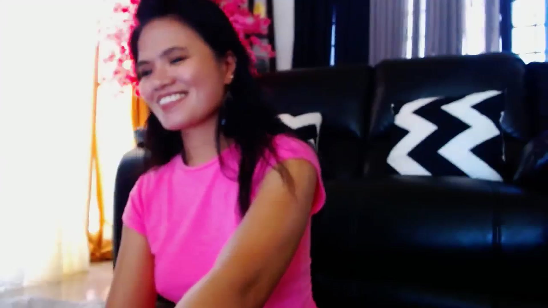 Gallery image thumbnail from SweetOne_4u's myfreecams stream on, 04/09/2024, 24:00 image 11 of 20