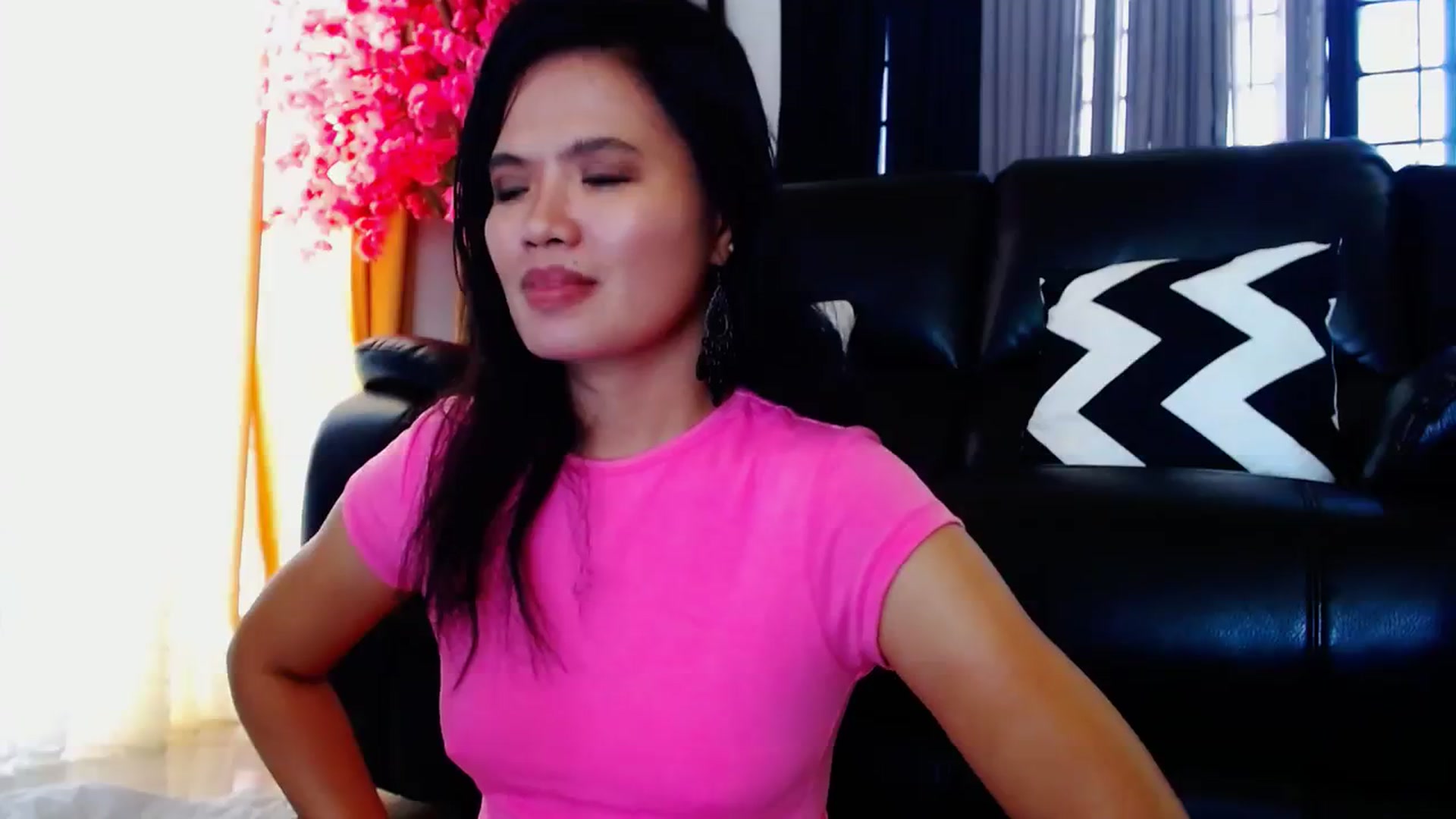 Gallery image thumbnail from SweetOne_4u's myfreecams stream on, 04/09/2024, 24:00 image 2 of 20