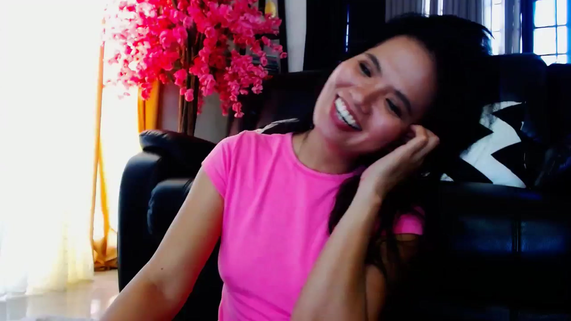 Gallery image thumbnail from SweetOne_4u's myfreecams stream on, 04/09/2024, 01:14 image 11 of 20