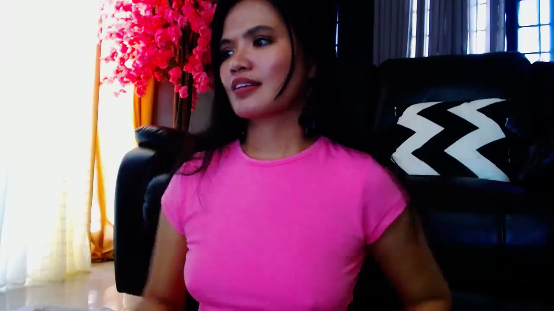 Gallery image thumbnail from SweetOne_4u's myfreecams stream on, 04/09/2024, 01:14 image 10 of 20