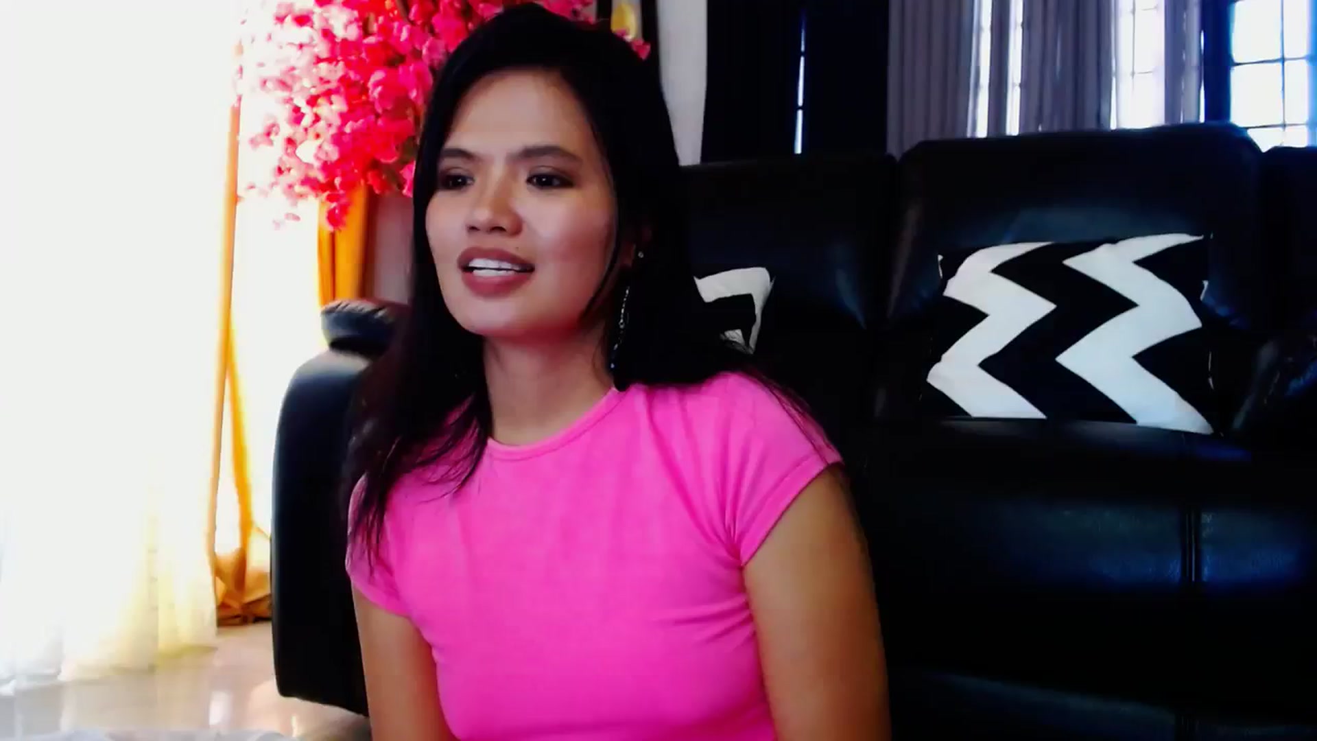 Gallery image thumbnail from SweetOne_4u's myfreecams stream on, 04/09/2024, 01:14 image 7 of 20