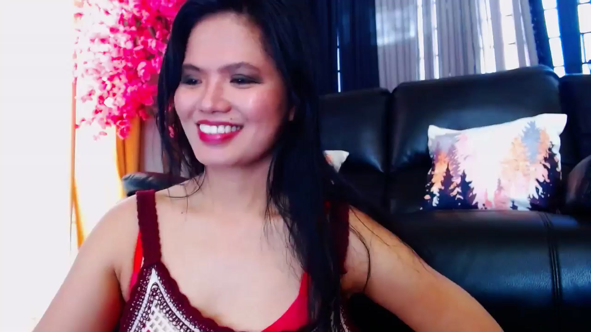 Gallery image thumbnail from SweetOne_4u's myfreecams stream on, 04/15/2024, 23:24 image 8 of 20
