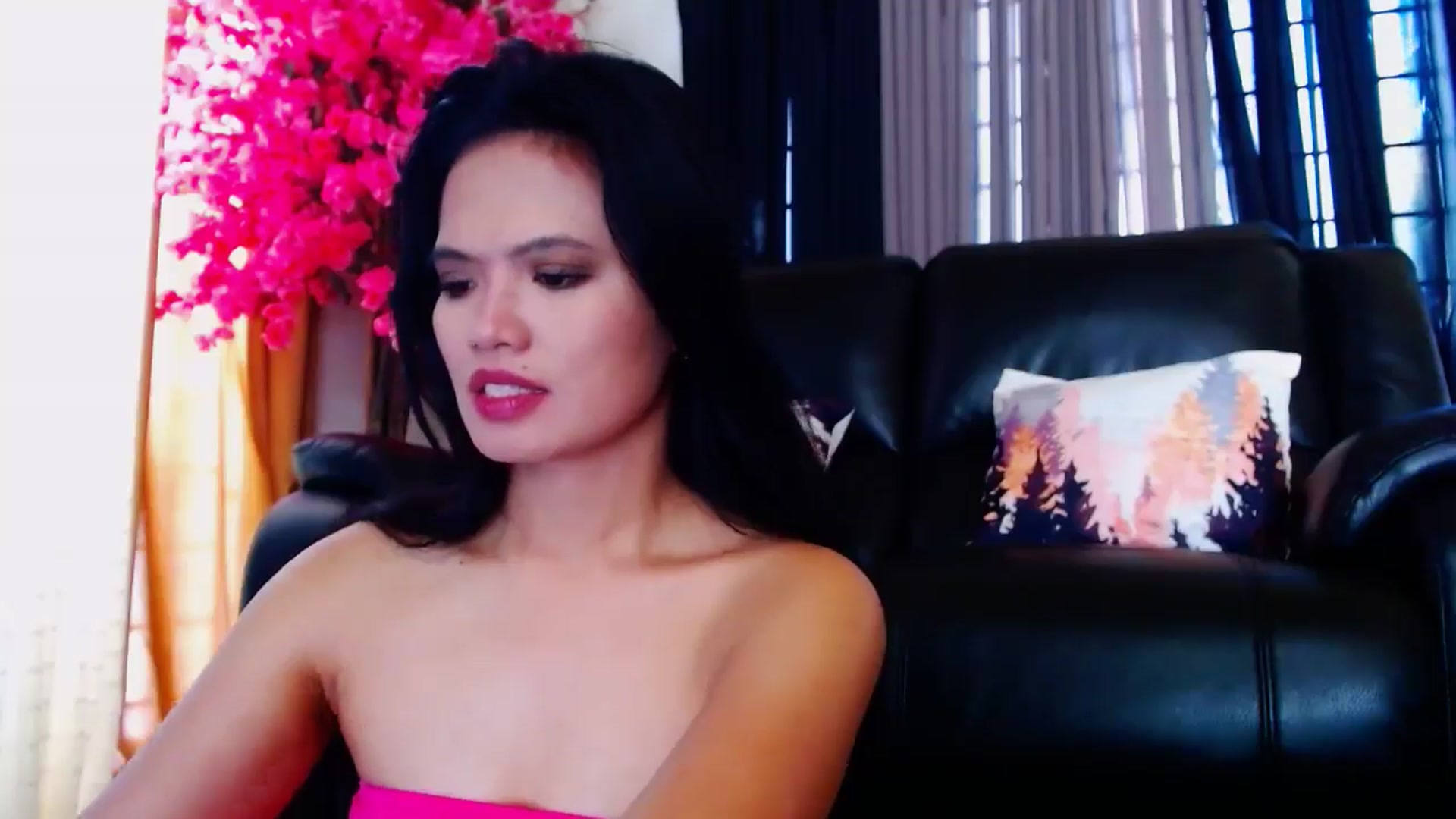 Gallery image thumbnail from SweetOne_4u's myfreecams stream on, 04/17/2024, 22:50 image 2 of 20