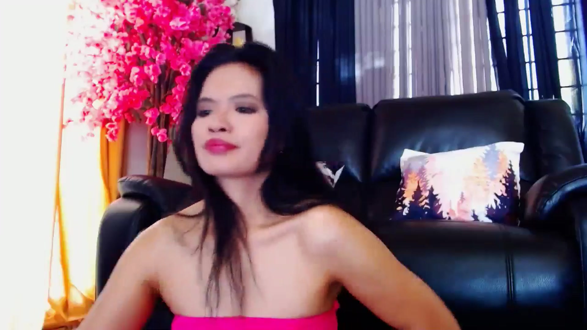 Gallery image thumbnail from SweetOne_4u's myfreecams stream on, 04/17/2024, 22:50 image 17 of 20