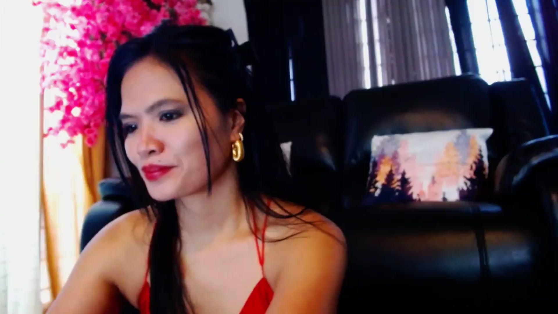 Gallery image thumbnail from SweetOne_4u's myfreecams stream on, 04/26/2024, 24:01 image 6 of 20