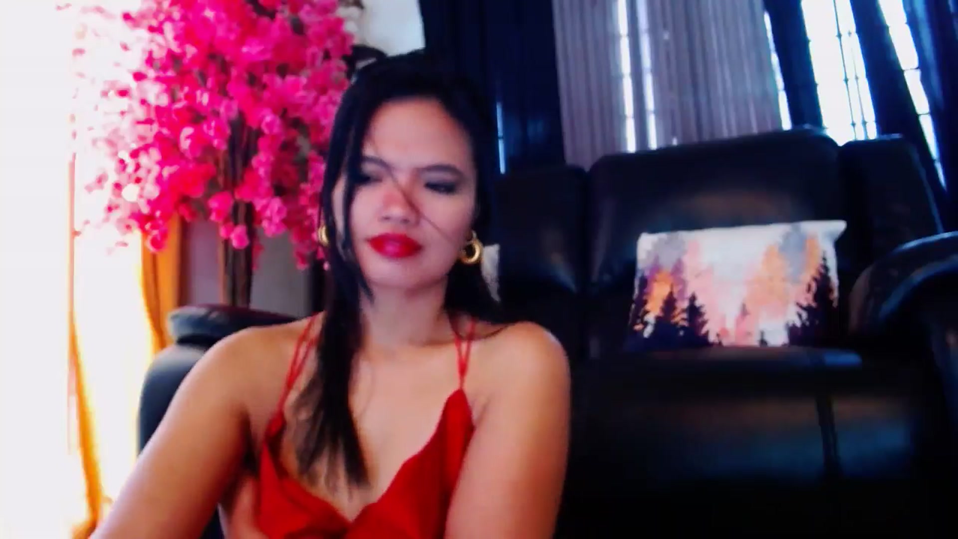Gallery image thumbnail from SweetOne_4u's myfreecams stream on, 04/26/2024, 24:01 image 2 of 20