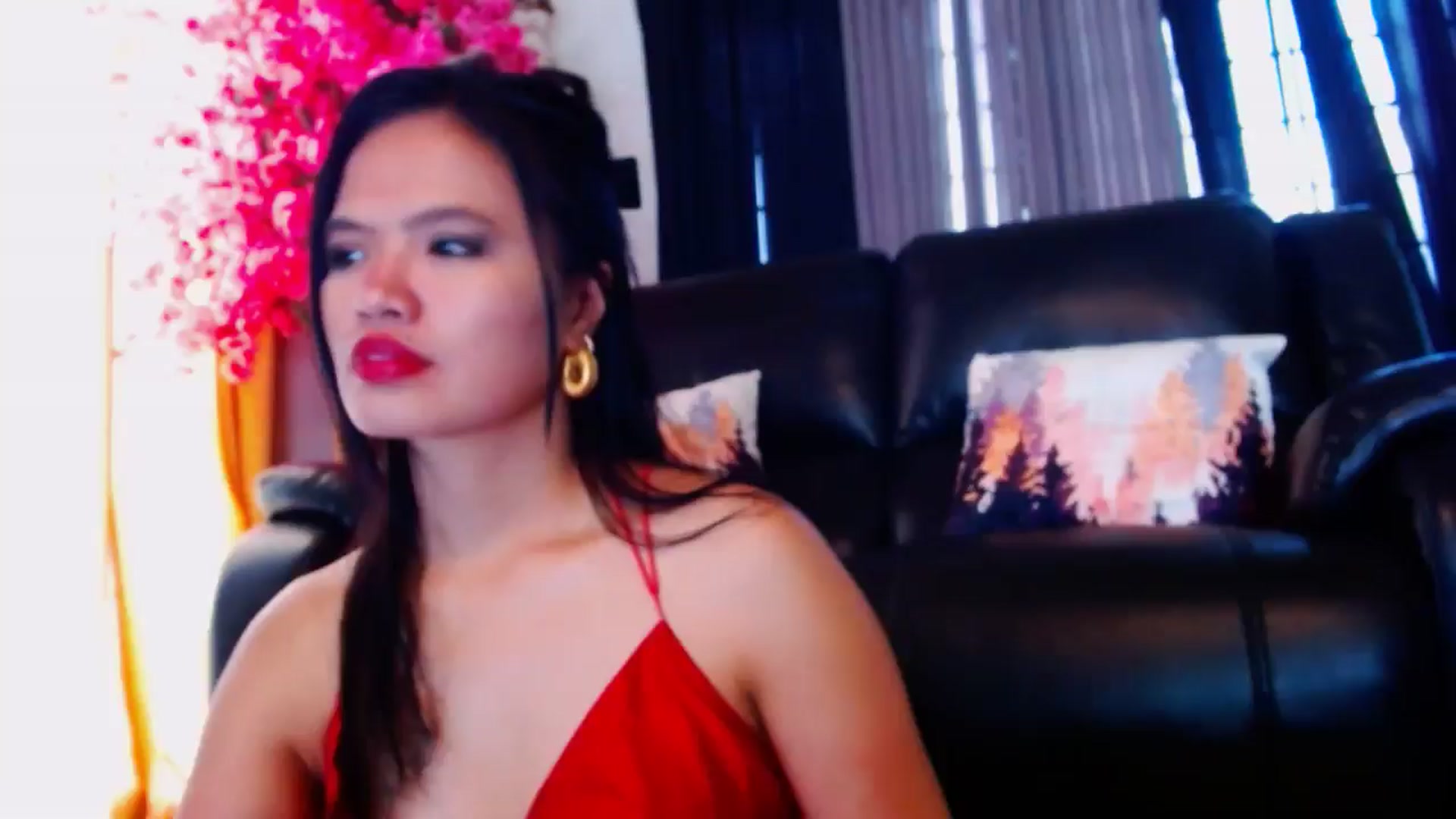 Gallery image thumbnail from SweetOne_4u's myfreecams stream on, 04/26/2024, 24:01 image 5 of 20