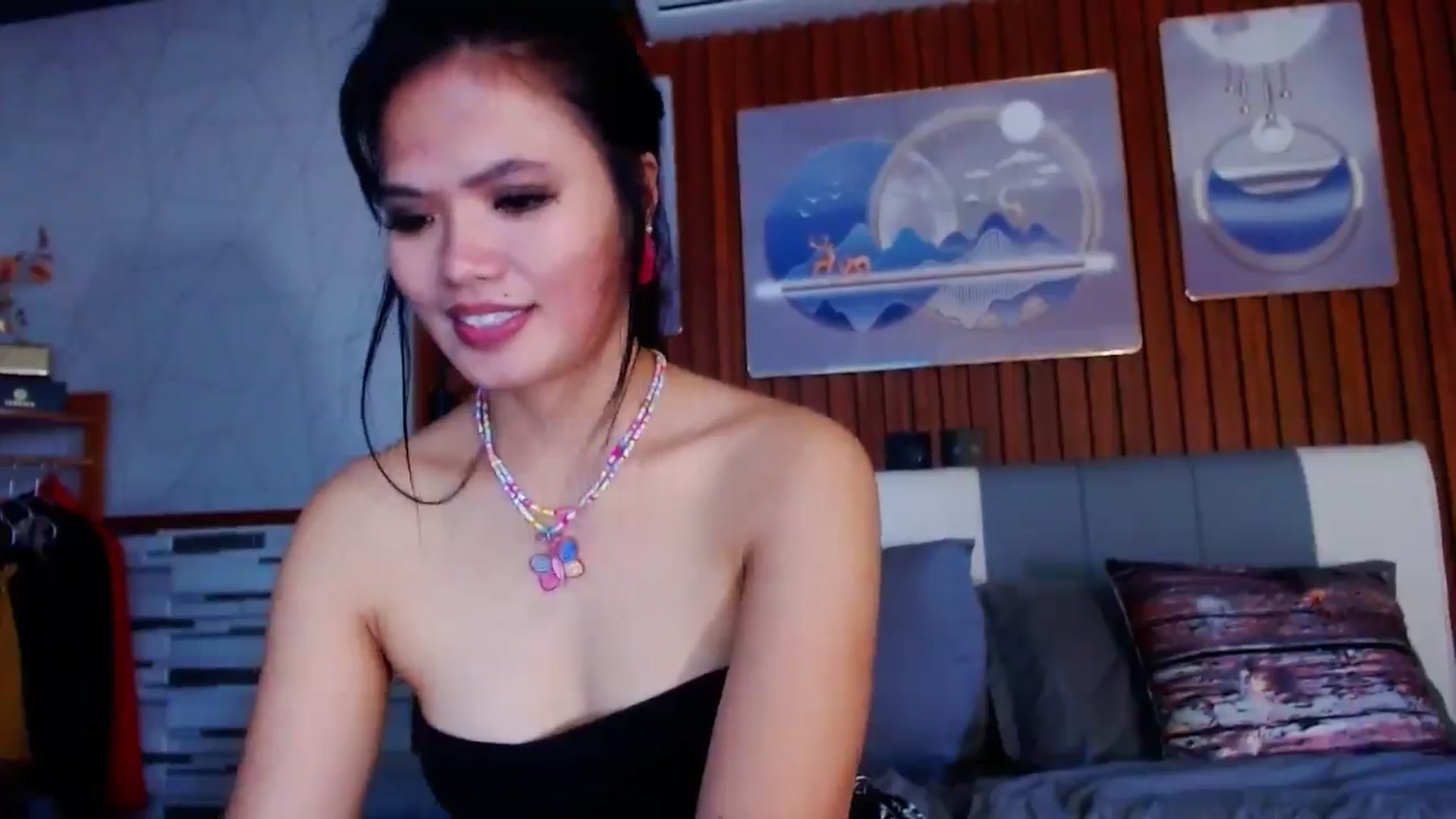 Gallery image thumbnail from SweetOne_4u's myfreecams stream on, 05/03/2024, 24:02 image 19 of 20