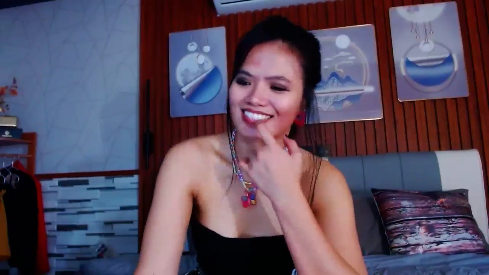 Gallery image thumbnail from SweetOne_4u's myfreecams stream on, 05/03/2024, 24:02 image 4 of 20