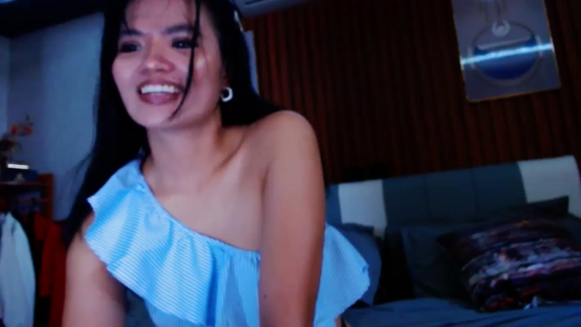 Gallery image thumbnail from SweetOne_4u's myfreecams stream on, 05/12/2024, 22:42 image 11 of 20