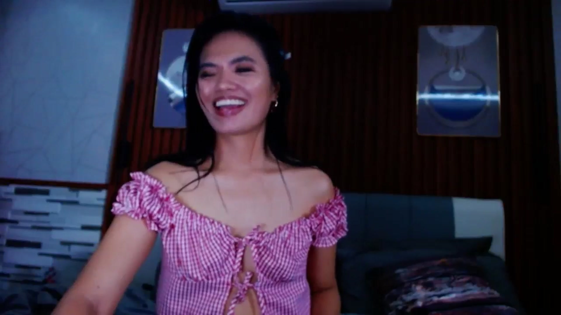 Gallery image thumbnail from SweetOne_4u's myfreecams stream on, 05/13/2024, 23:09 image 20 of 20