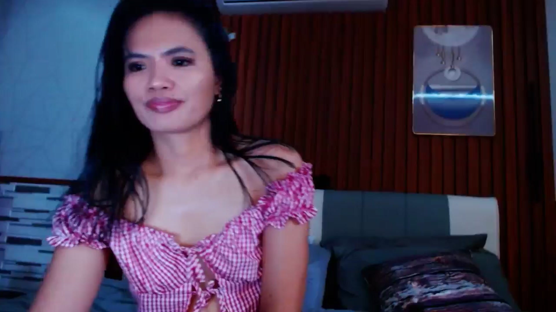 Gallery image thumbnail from SweetOne_4u's myfreecams stream on, 05/14/2024, 24:01 image 5 of 20