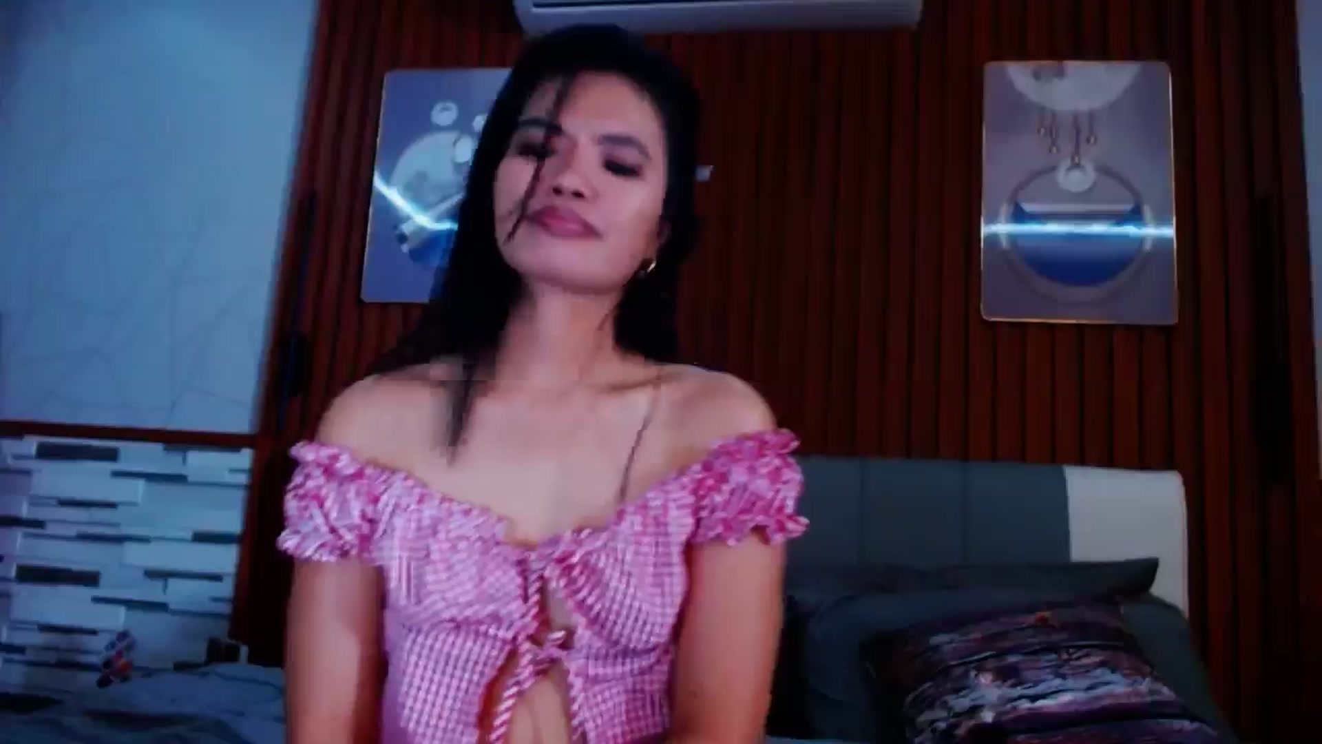 Gallery image thumbnail from SweetOne_4u's myfreecams stream on, 05/14/2024, 24:01 image 2 of 20