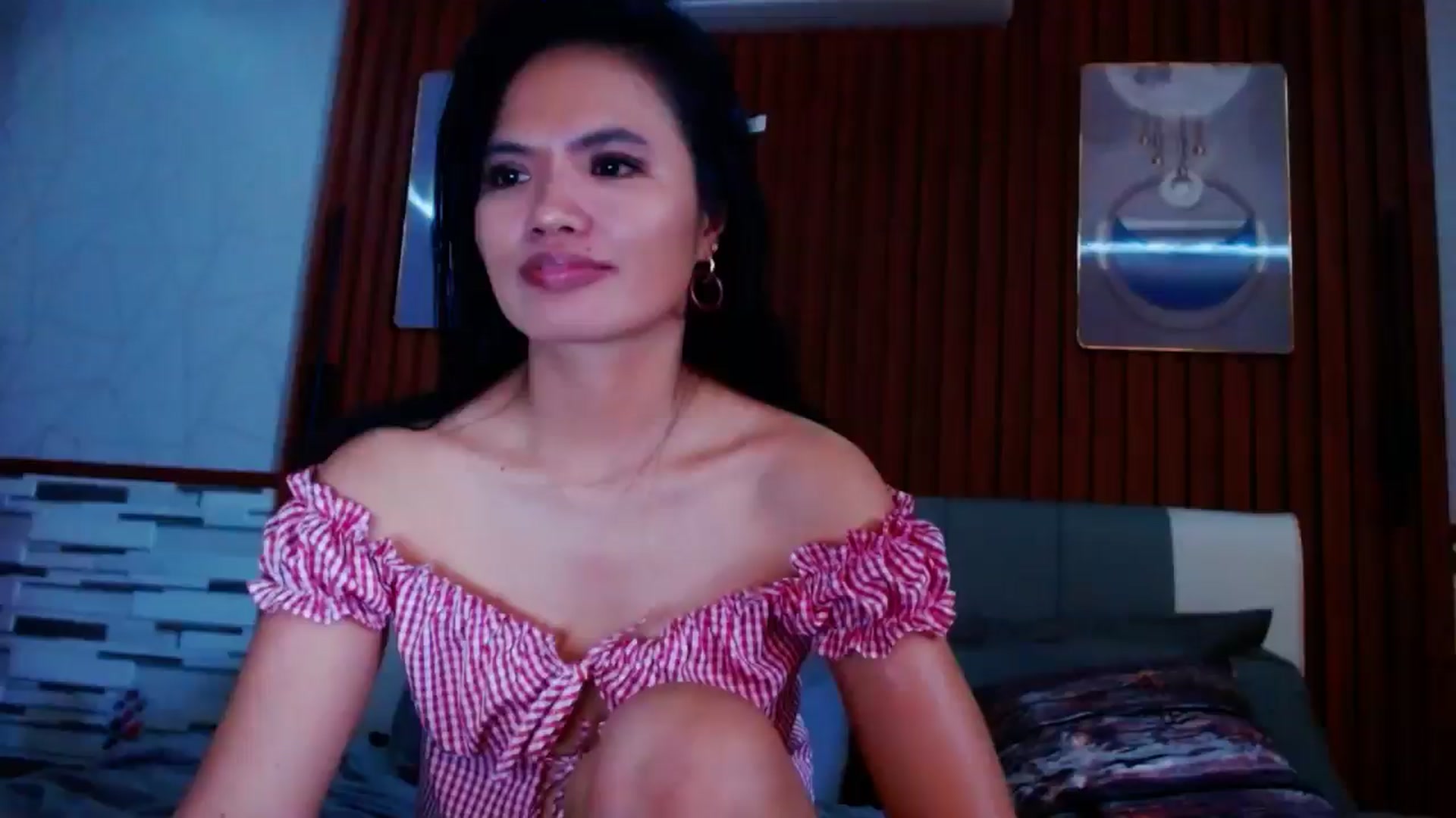 Gallery image thumbnail from SweetOne_4u's myfreecams stream on, 05/14/2024, 24:45 image 5 of 20