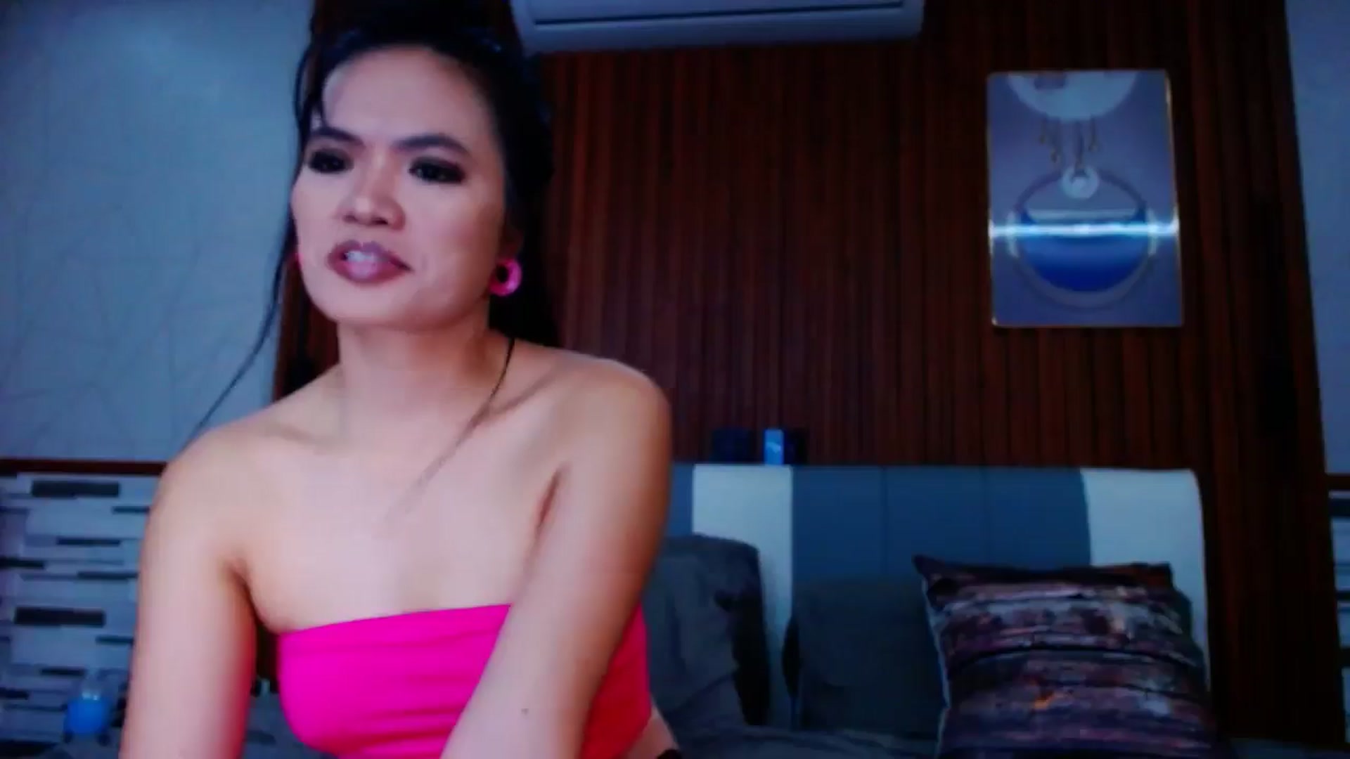 Gallery image thumbnail from SweetOne_4u's myfreecams stream on, 05/14/2024, 22:26 image 2 of 20