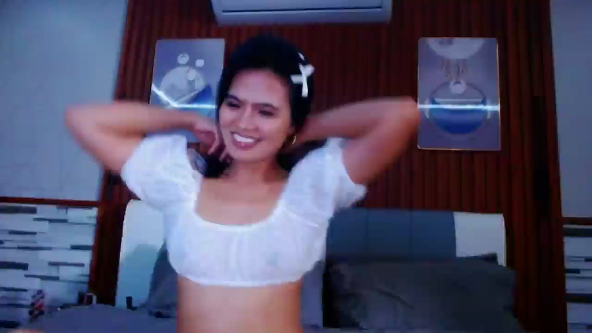 Gallery image thumbnail from SweetOne_4u's myfreecams stream on, 05/17/2024, 23:07 image 15 of 20
