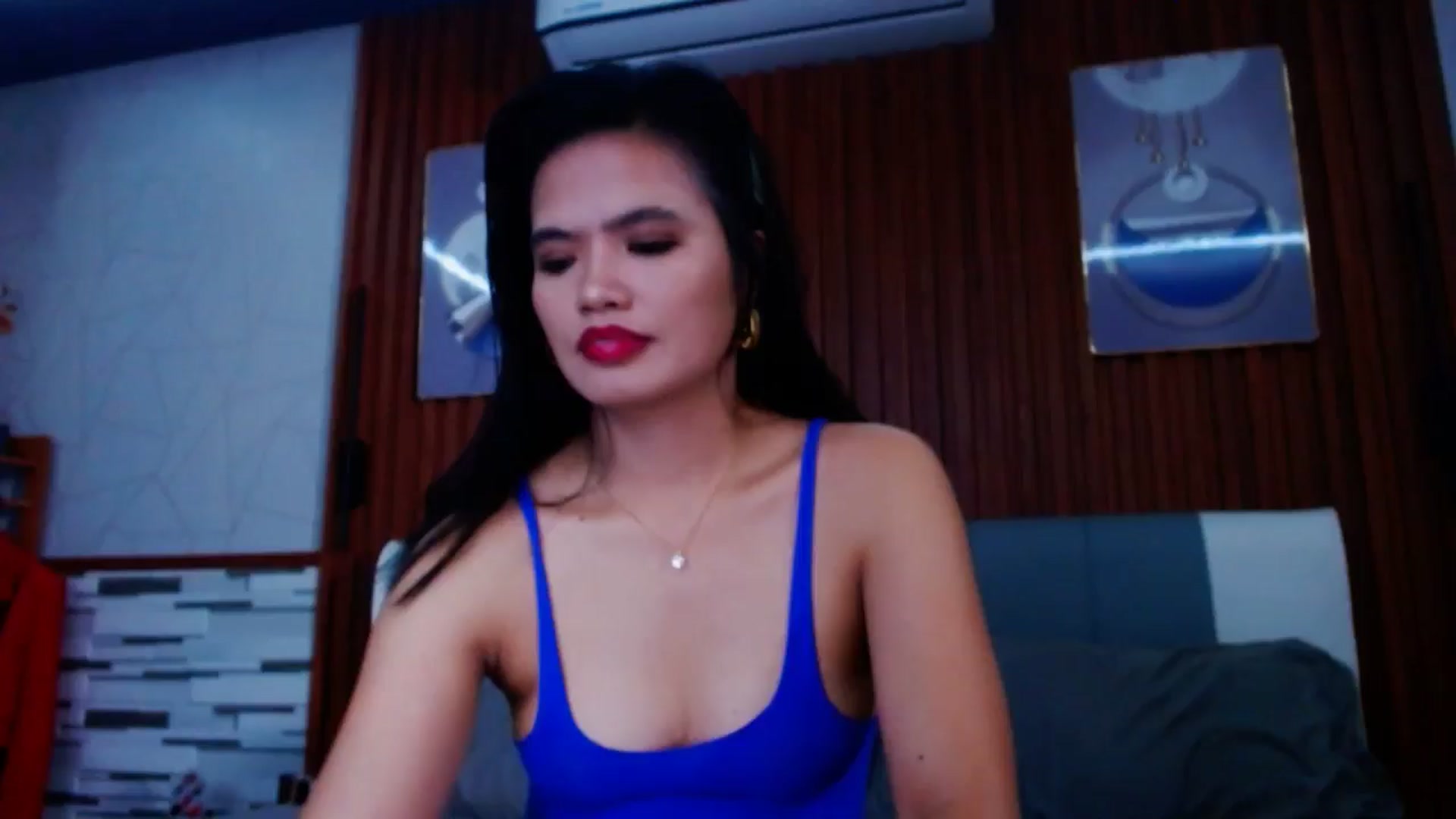 Gallery image thumbnail from SweetOne_4u's myfreecams stream on, 05/22/2024, 23:03 image 12 of 20