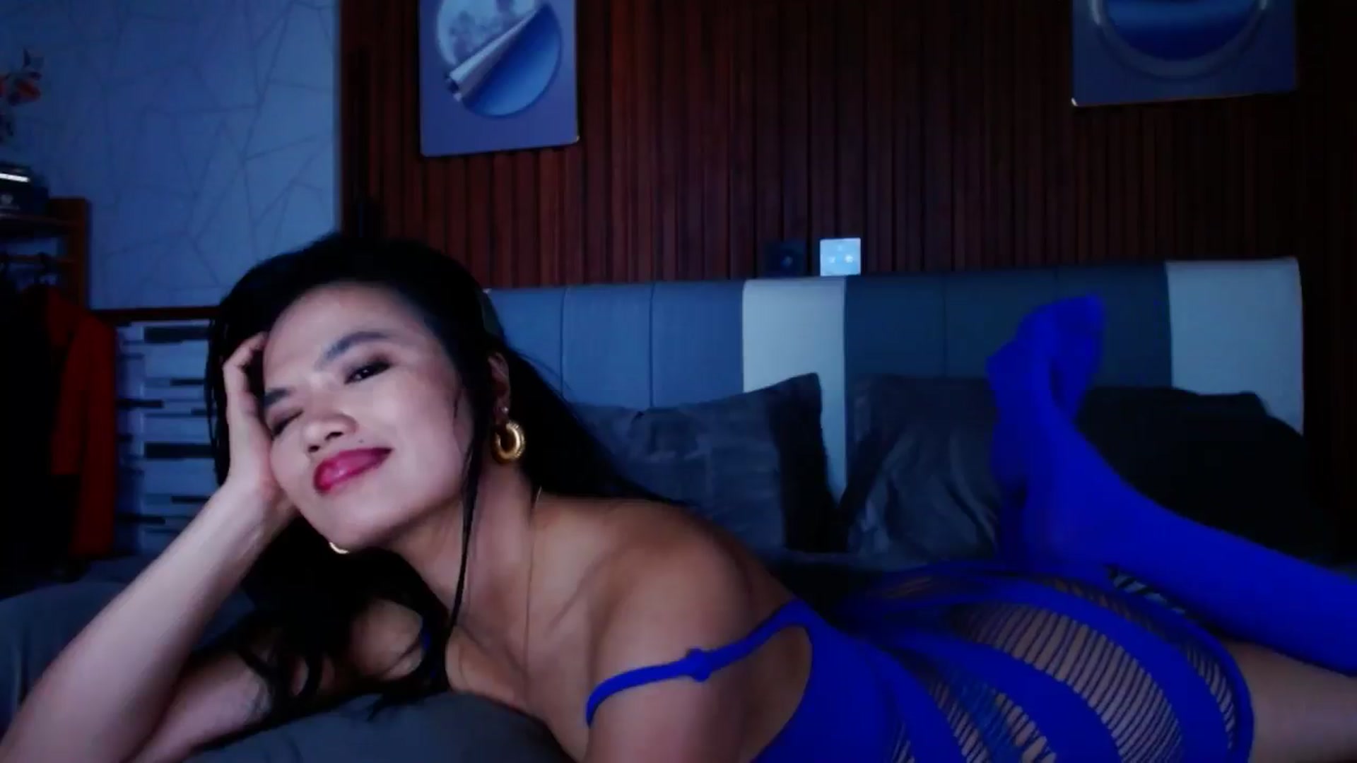 Gallery image thumbnail from SweetOne_4u's myfreecams stream on, 05/23/2024, 24:47 image 15 of 20