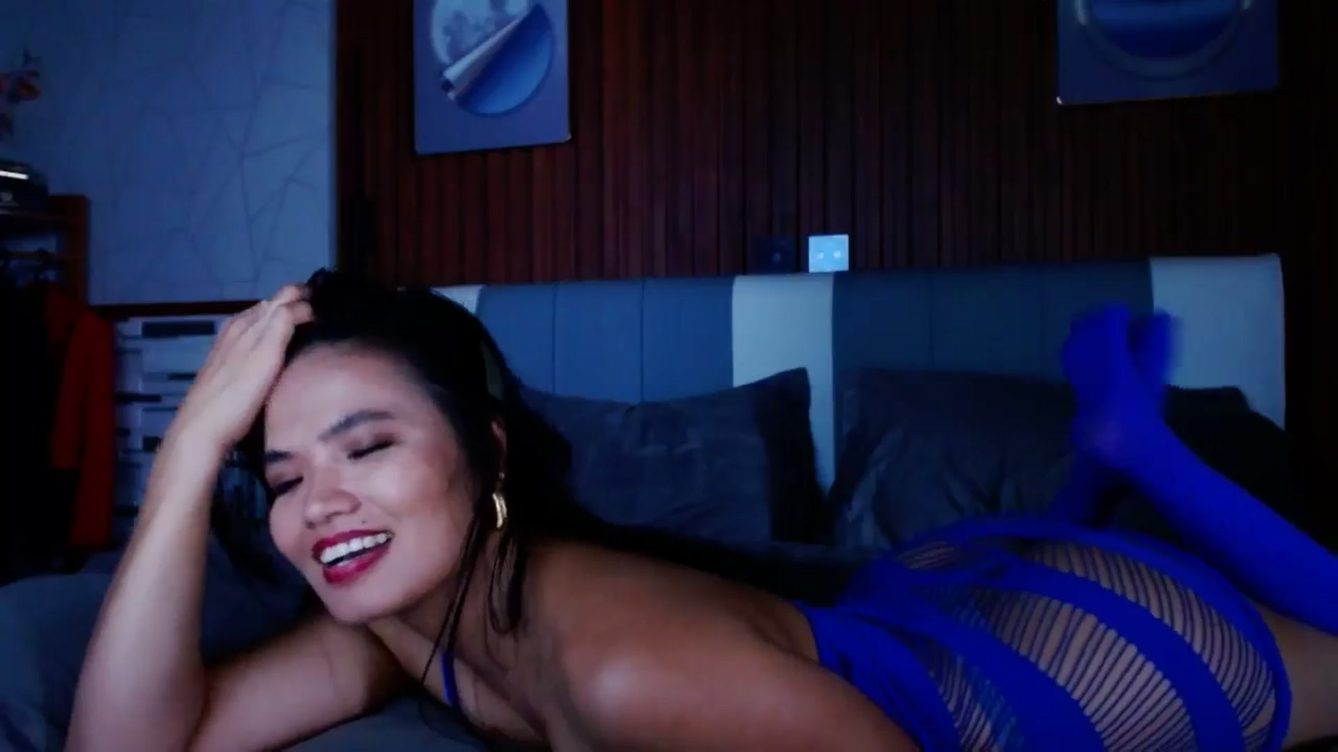 Gallery image thumbnail from SweetOne_4u's myfreecams stream on, 05/23/2024, 24:47 image 5 of 20