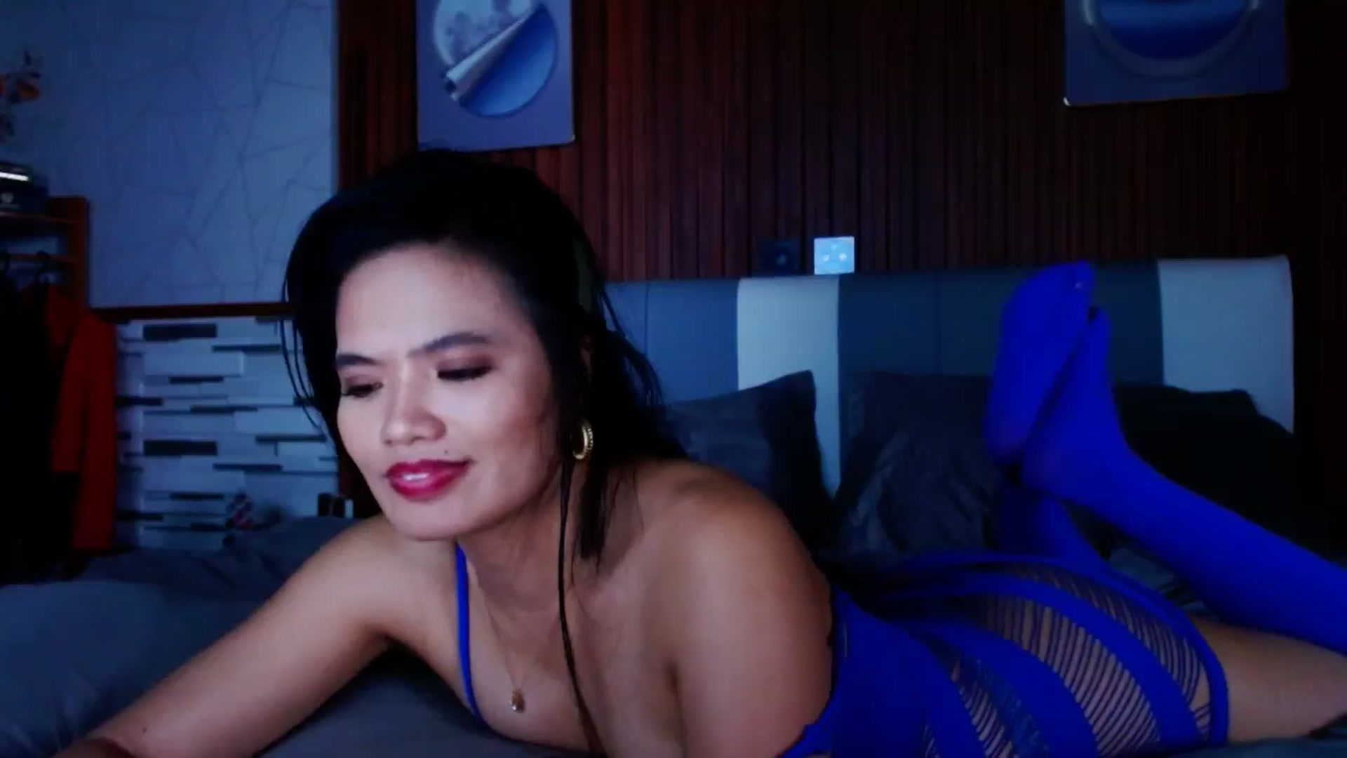 Gallery image thumbnail from SweetOne_4u's myfreecams stream on, 05/23/2024, 24:47 image 7 of 20