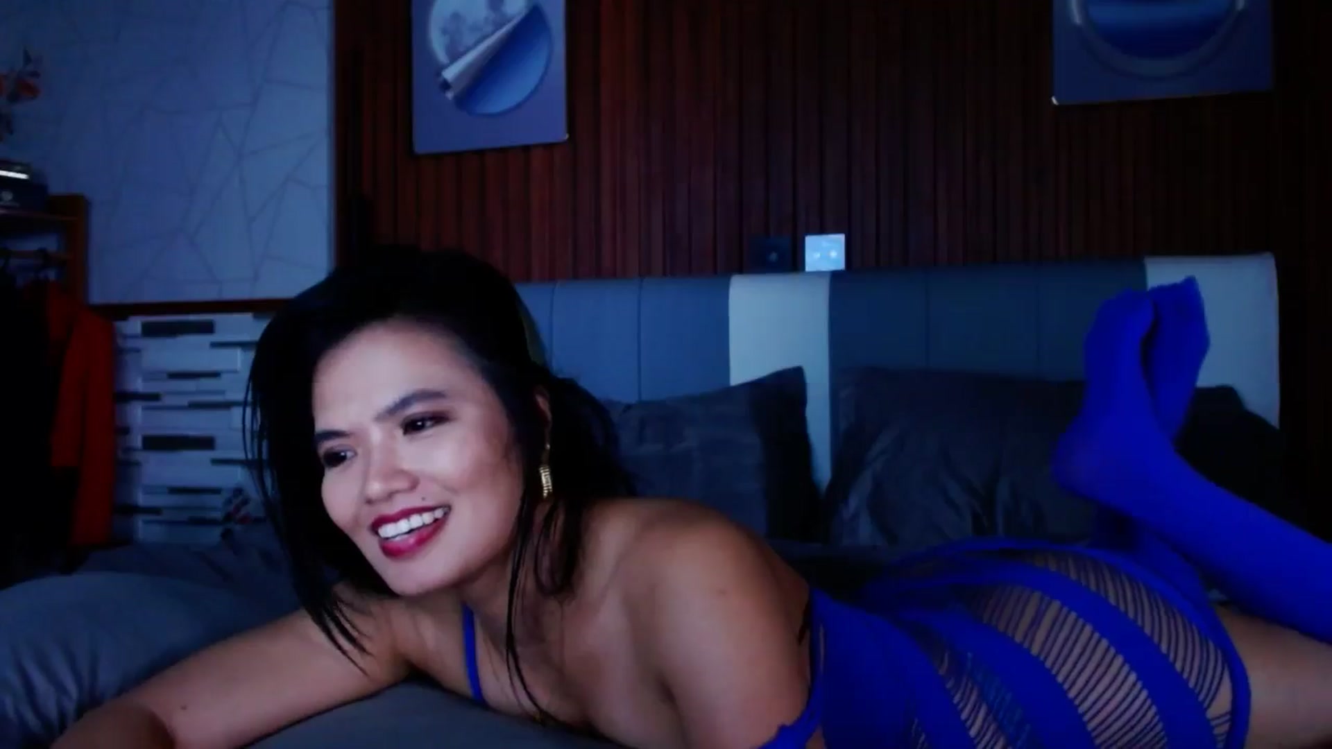 Gallery image thumbnail from SweetOne_4u's myfreecams stream on, 05/23/2024, 24:47 image 6 of 20