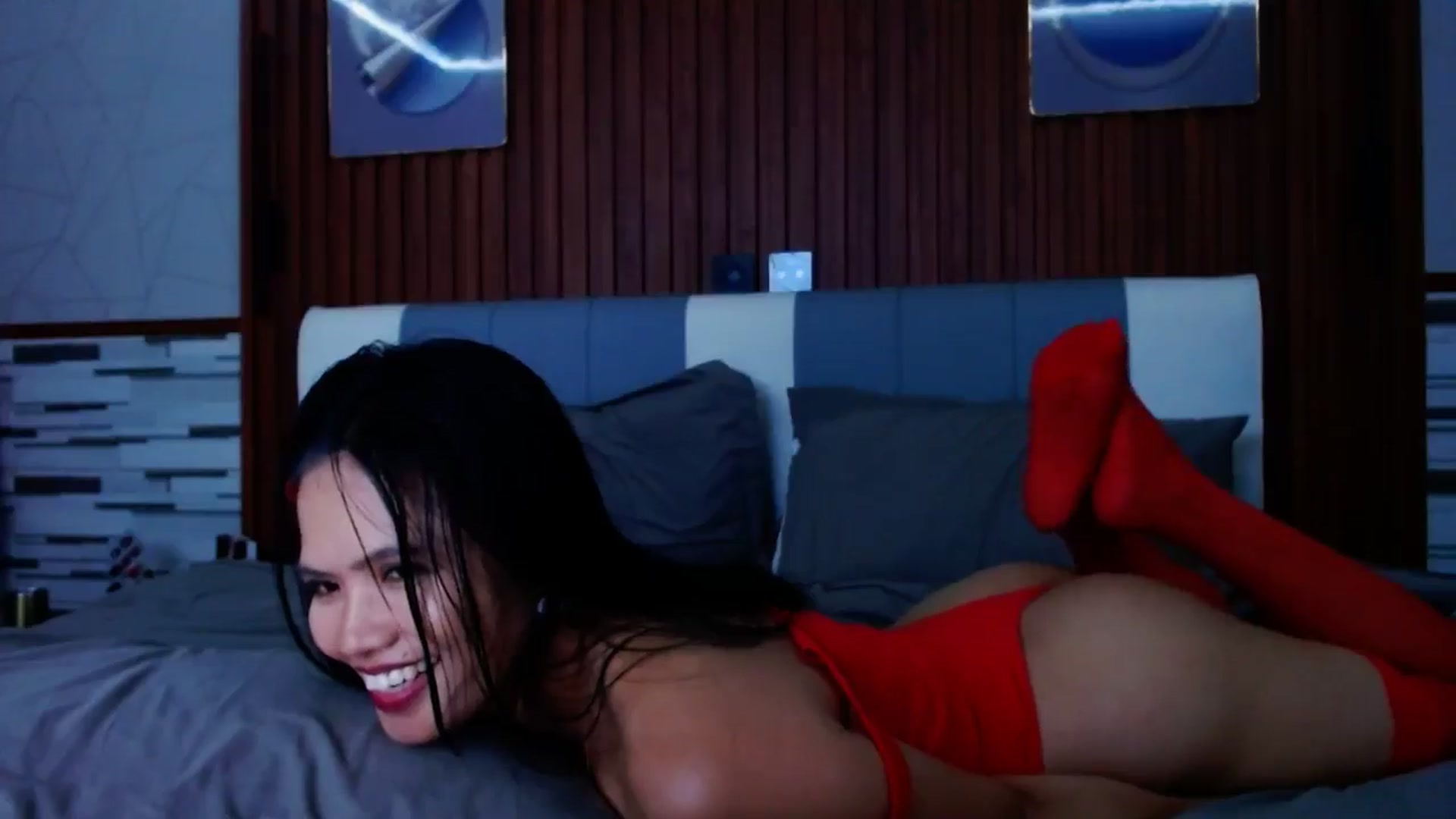 Gallery image thumbnail from SweetOne_4u's myfreecams stream on, 05/24/2024, 24:48 image 12 of 20