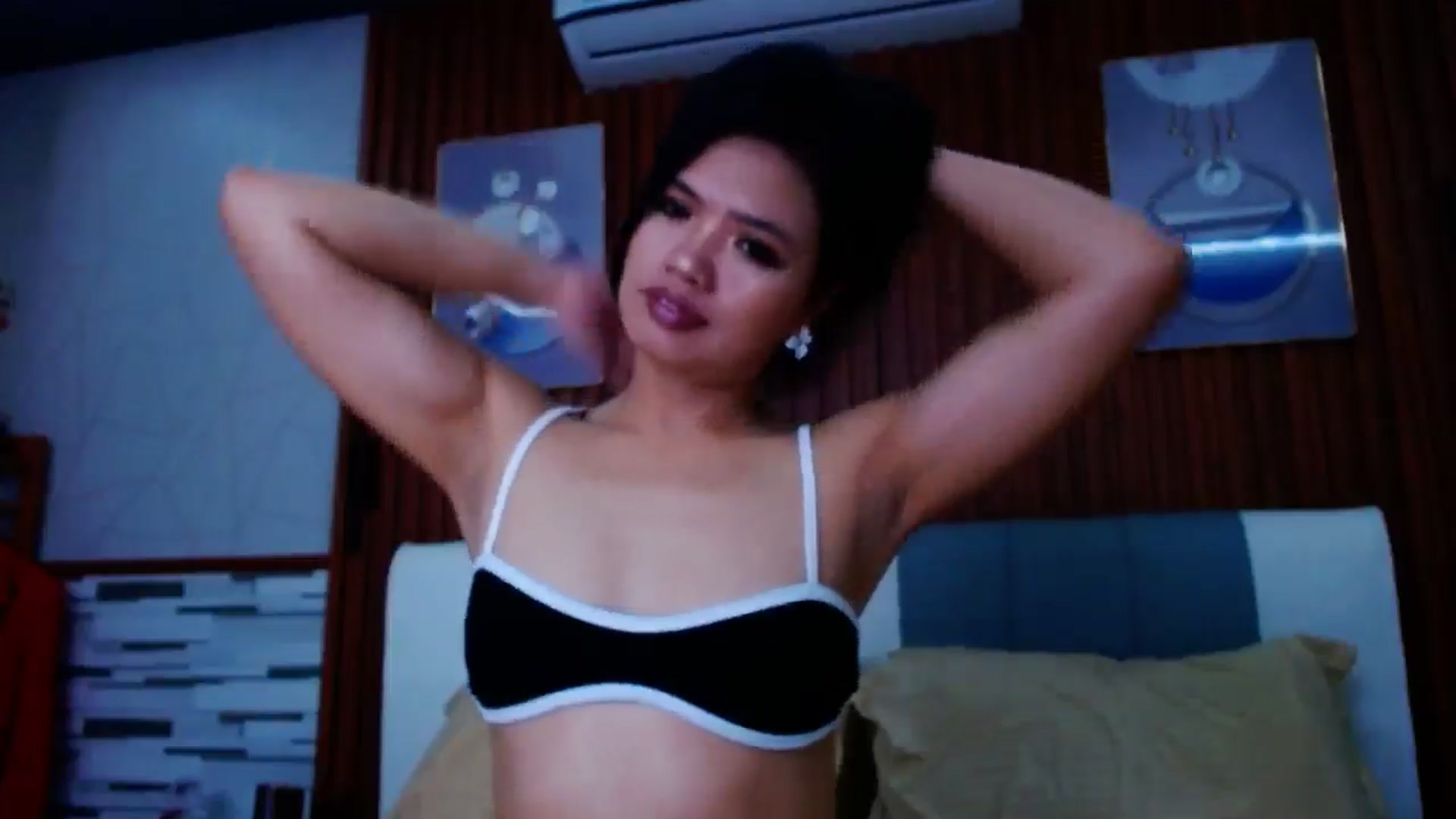Gallery image thumbnail from SweetOne_4u's myfreecams stream on, 05/29/2024, 21:51 image 5 of 20