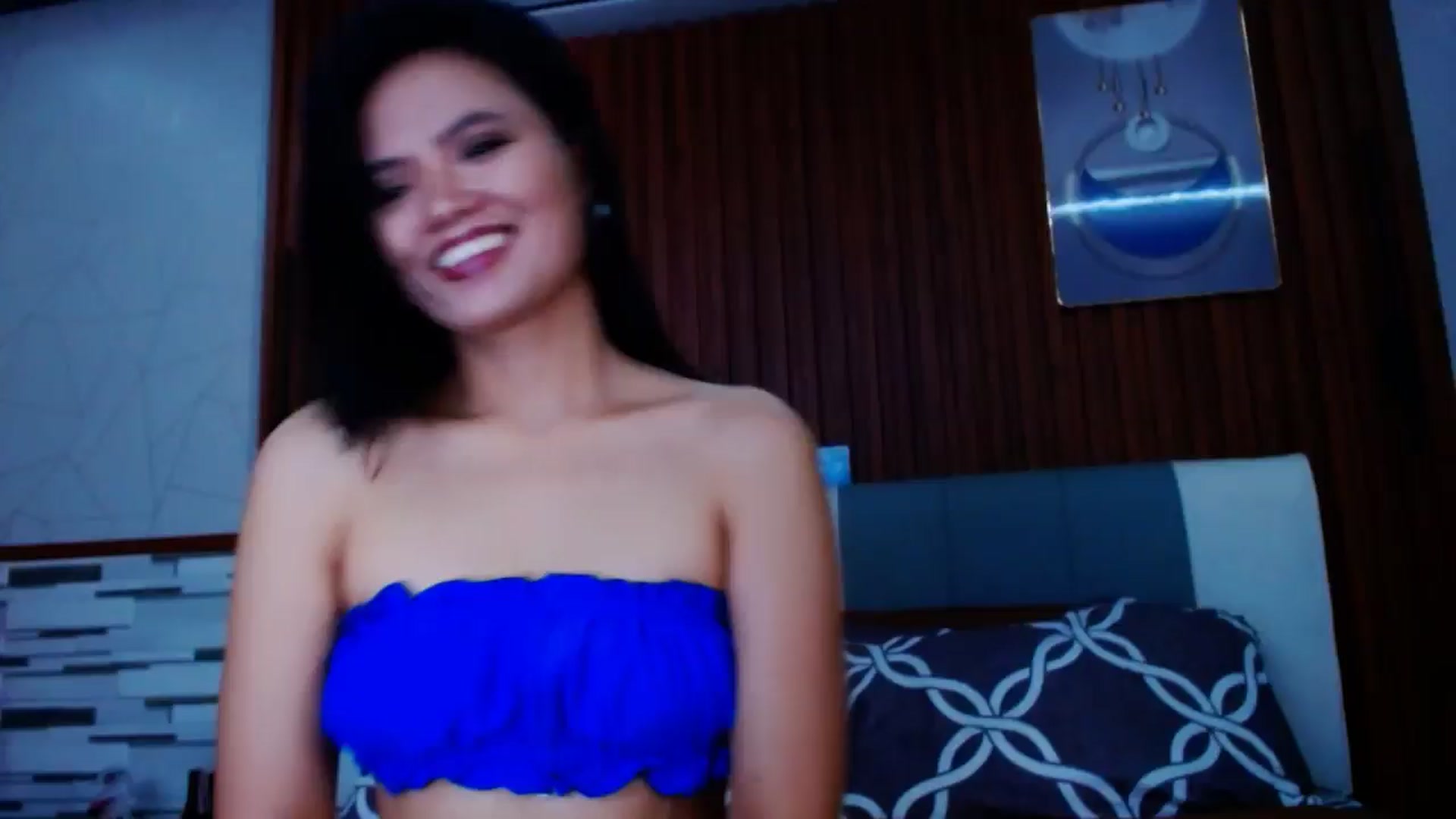 Gallery image thumbnail from SweetOne_4u's myfreecams stream on, 06/03/2024, 22:03 image 16 of 20