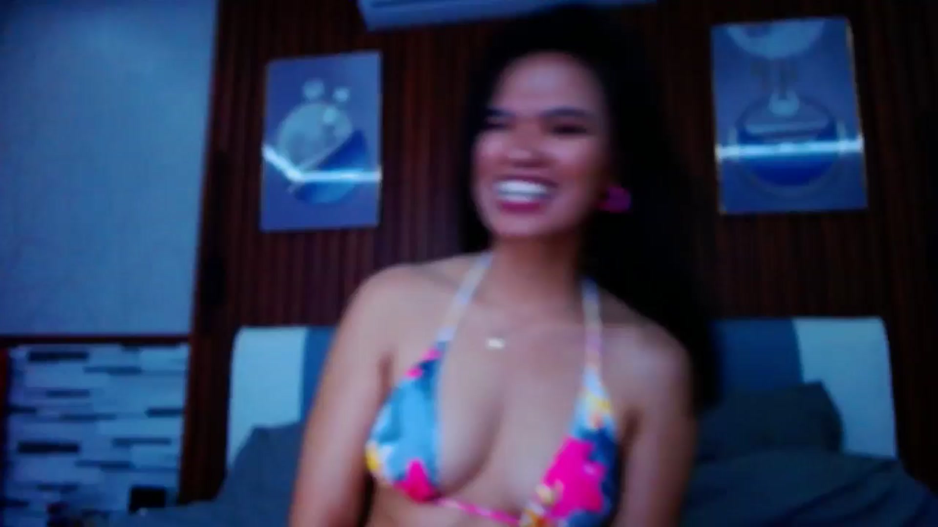 Gallery image thumbnail from SweetOne_4u's myfreecams stream on, 07/01/2024, 23:54 image 9 of 20