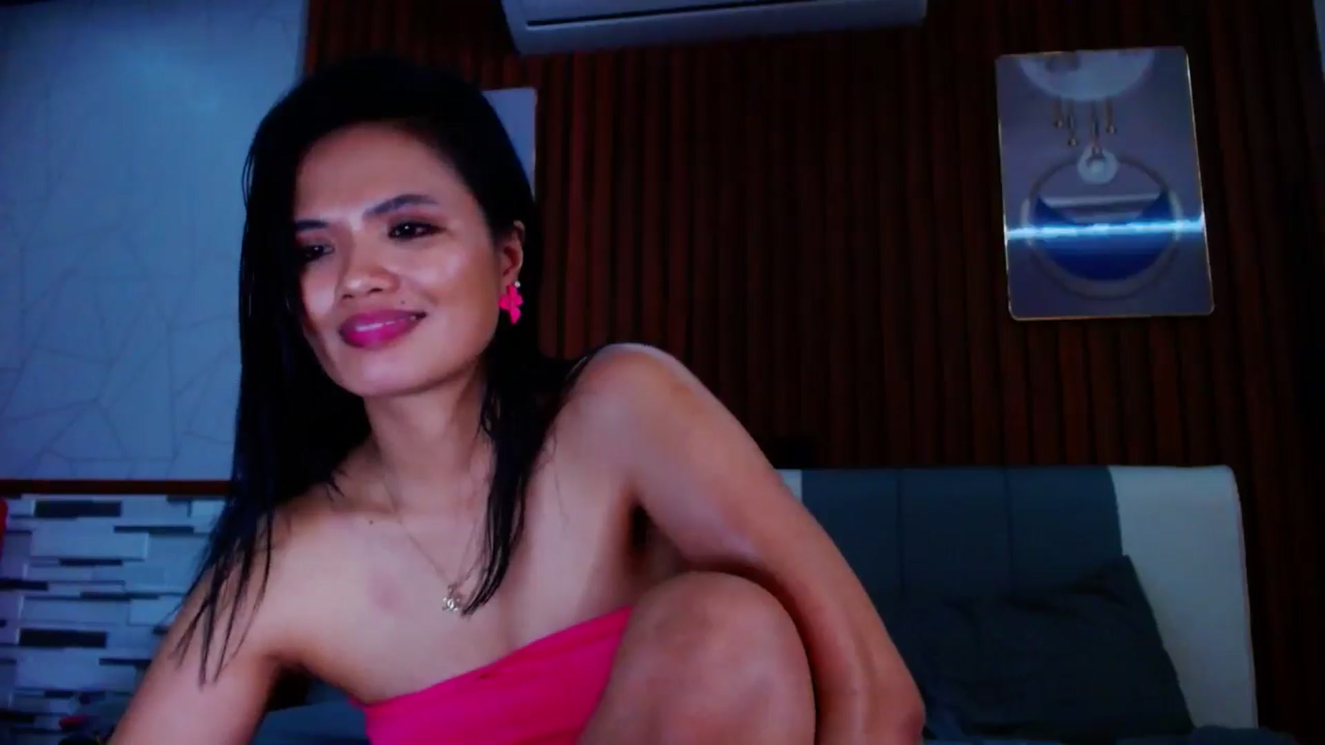 Gallery image thumbnail from SweetOne_4u's myfreecams stream on, 07/02/2024, 01:33 image 19 of 20