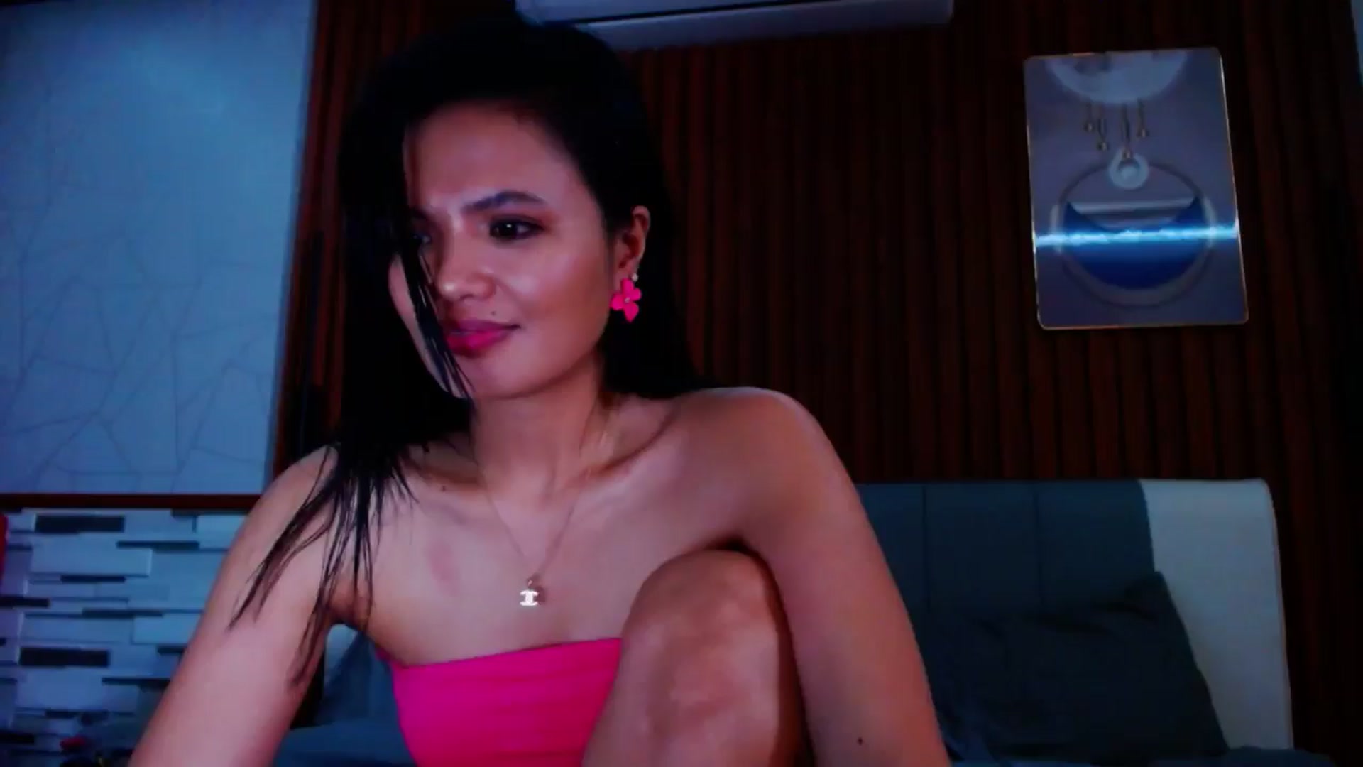 Gallery image thumbnail from SweetOne_4u's myfreecams stream on, 07/02/2024, 01:33 image 15 of 20