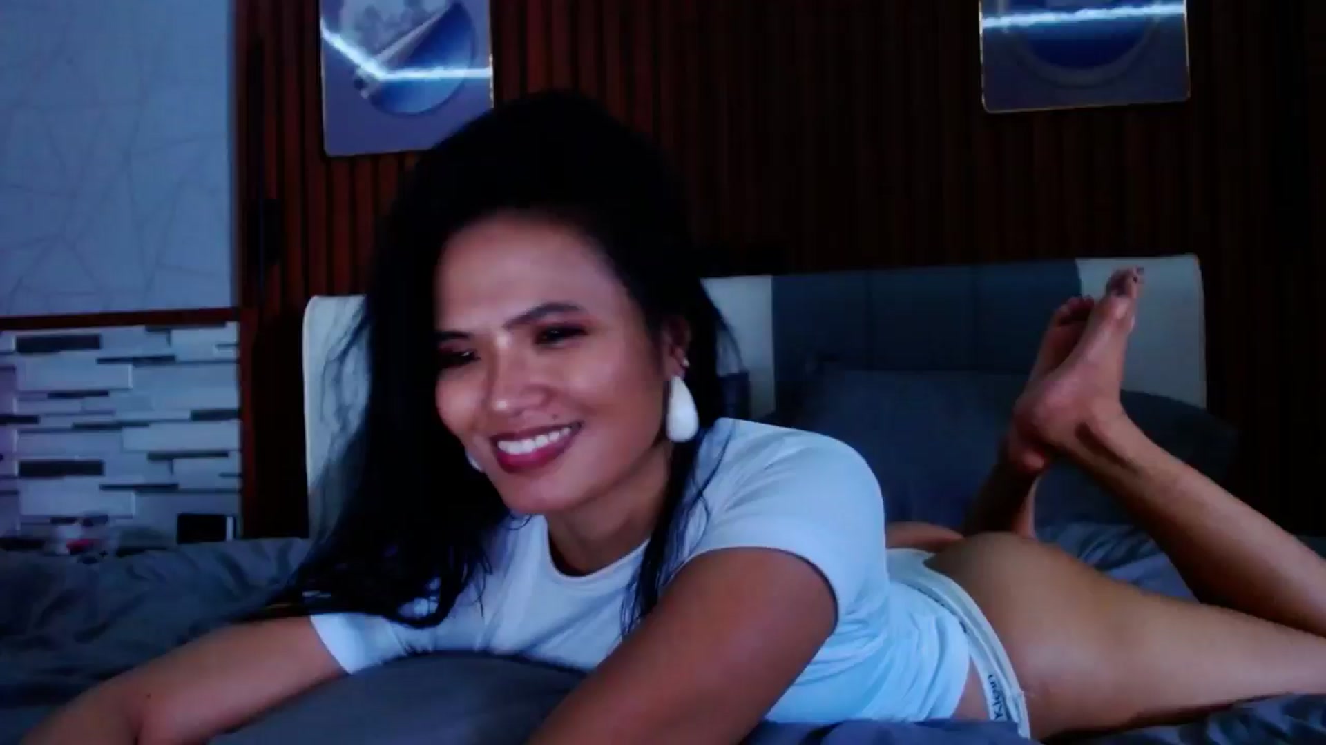 Gallery image thumbnail from SweetOne_4u's myfreecams stream on, 07/03/2024, 24:20 image 3 of 20