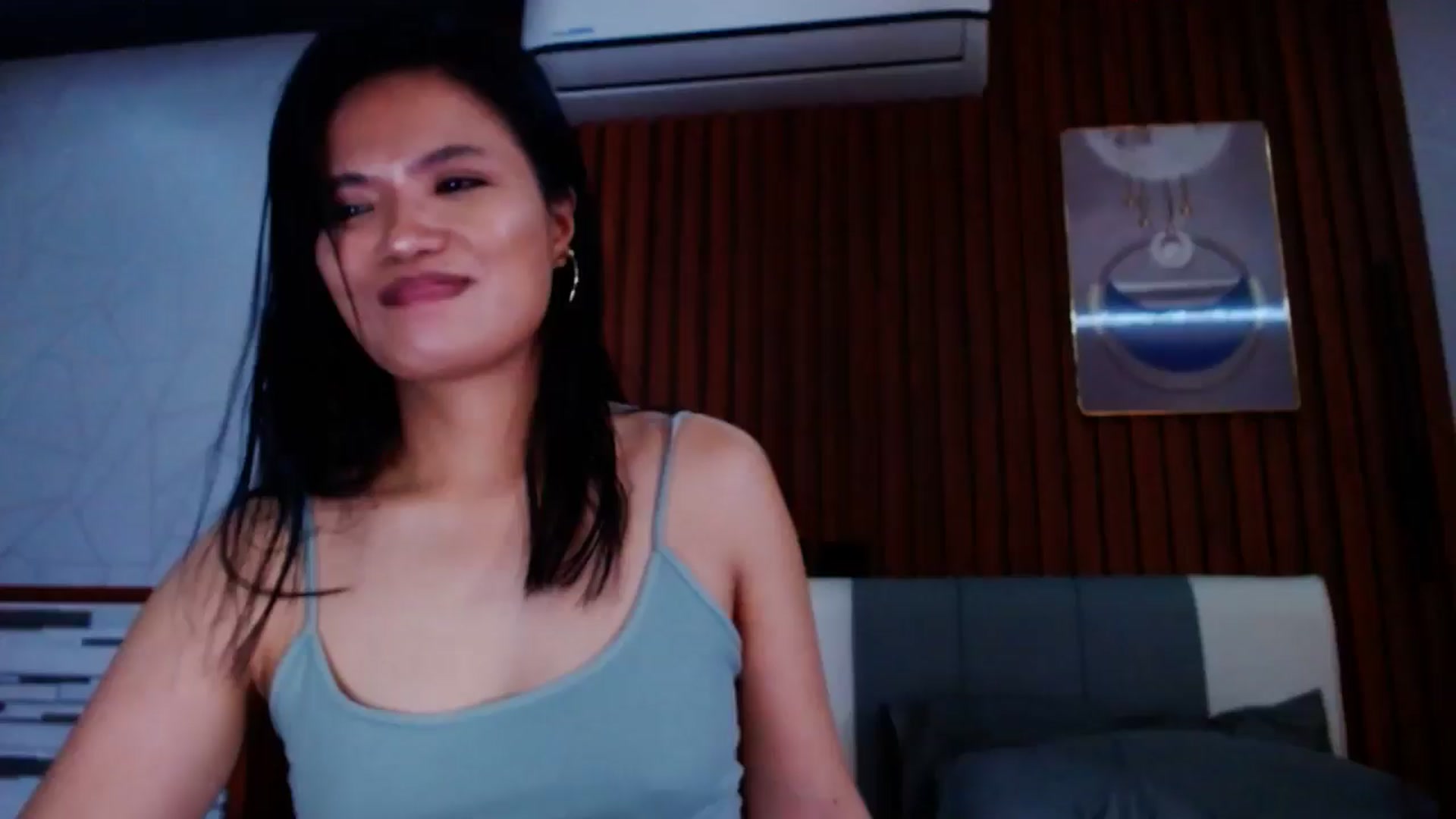 Gallery image thumbnail from SweetOne_4u's myfreecams stream on, 07/04/2024, 24:01 image 19 of 20