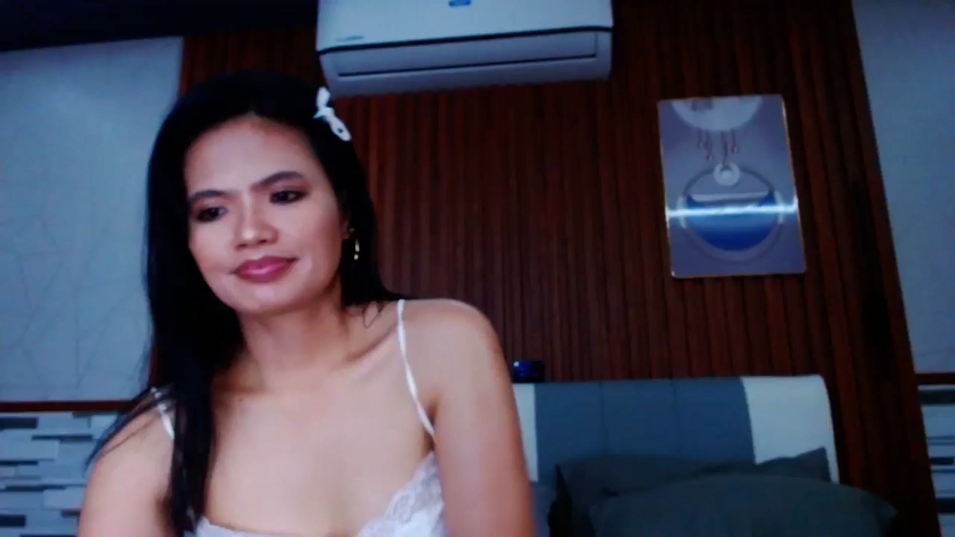 Gallery image thumbnail from SweetOne_4u's myfreecams stream on, 07/04/2024, 22:49 image 15 of 20
