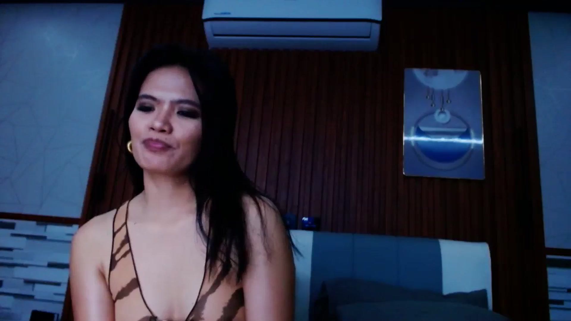 Gallery image thumbnail from SweetOne_4u's myfreecams stream on, 07/06/2024, 24:00 image 7 of 20