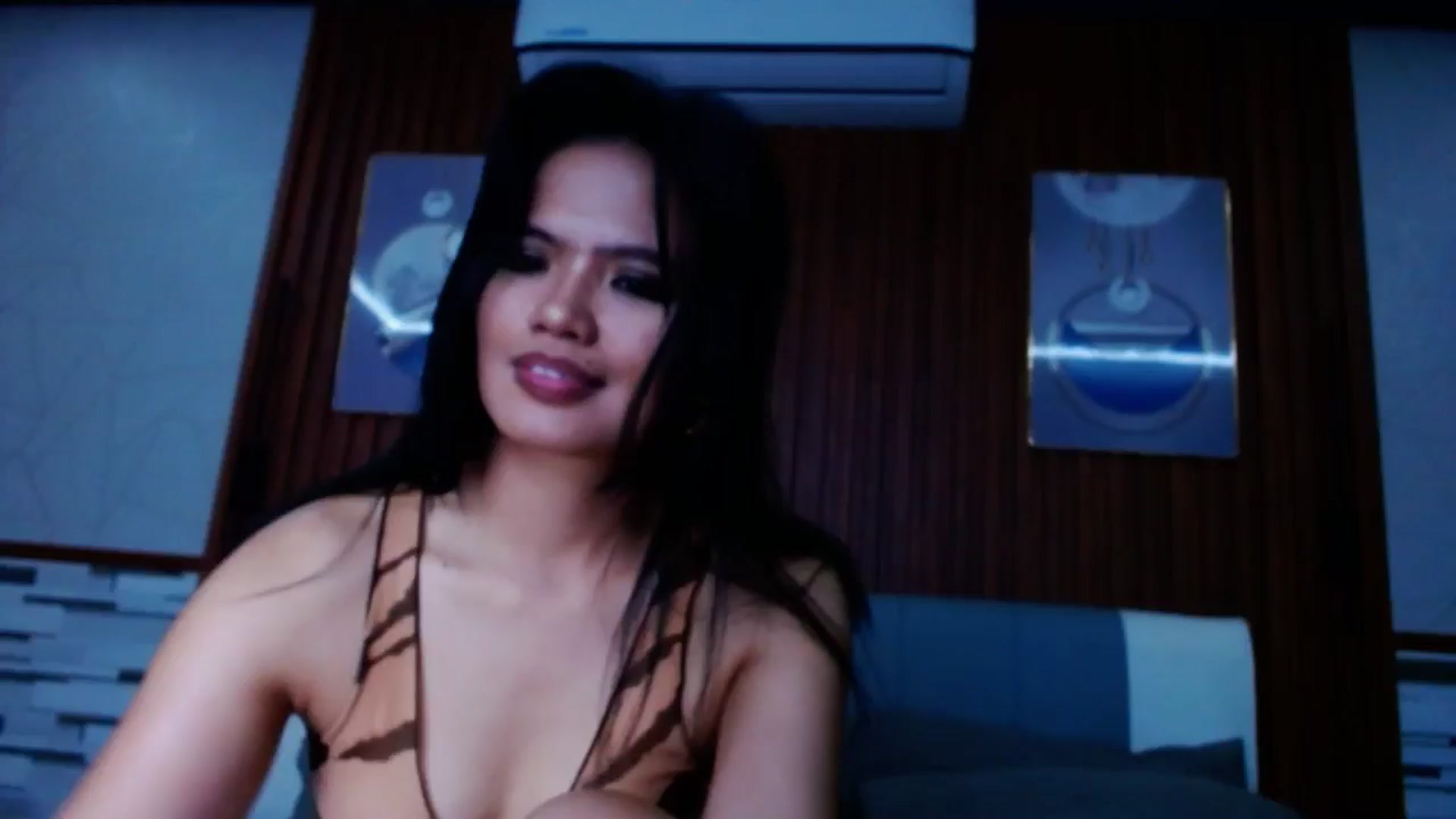 Gallery image thumbnail from SweetOne_4u's myfreecams stream on, 07/06/2024, 24:53 image 1 of 20