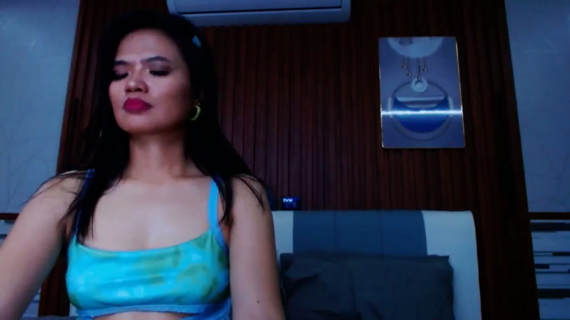 Gallery image thumbnail from SweetOne_4u's myfreecams stream on, 07/11/2024, 22:24 image 13 of 20