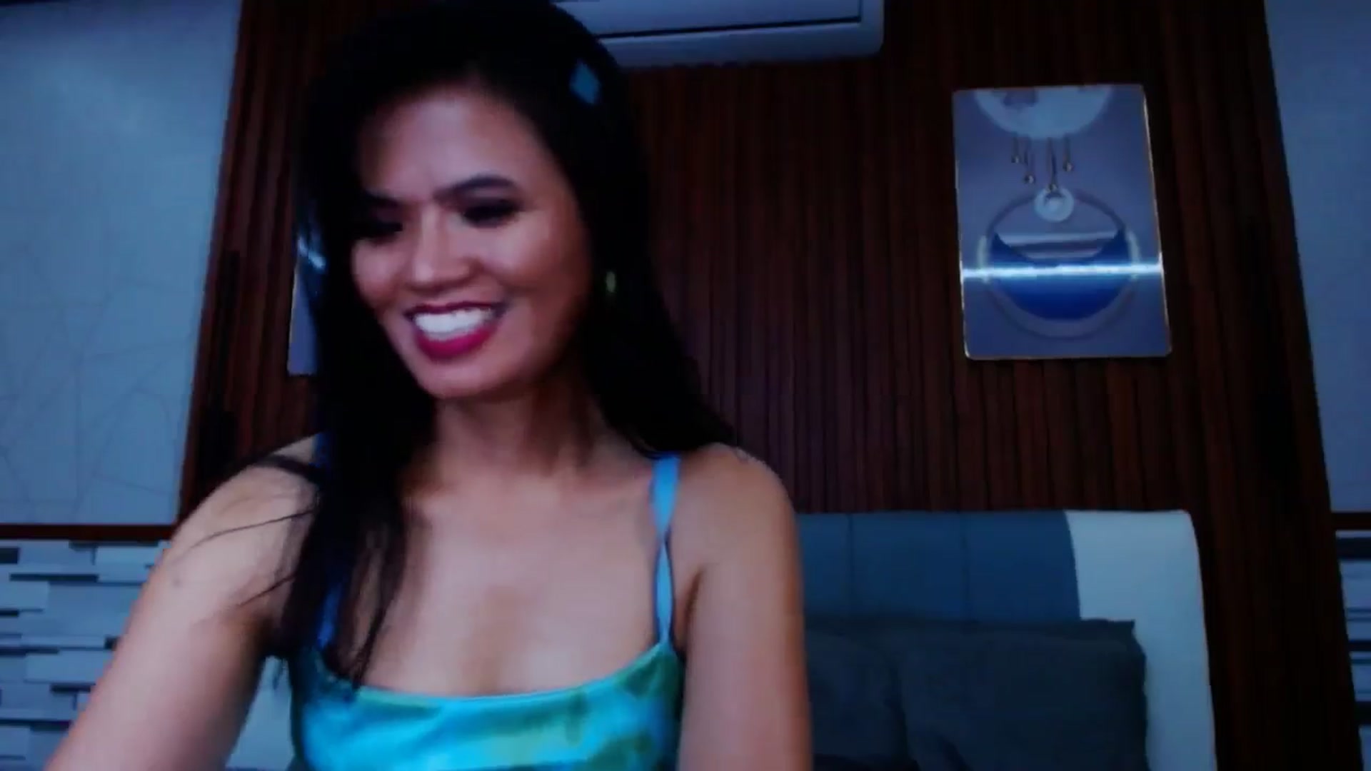 Gallery image thumbnail from SweetOne_4u's myfreecams stream on, 07/11/2024, 22:42 image 8 of 20