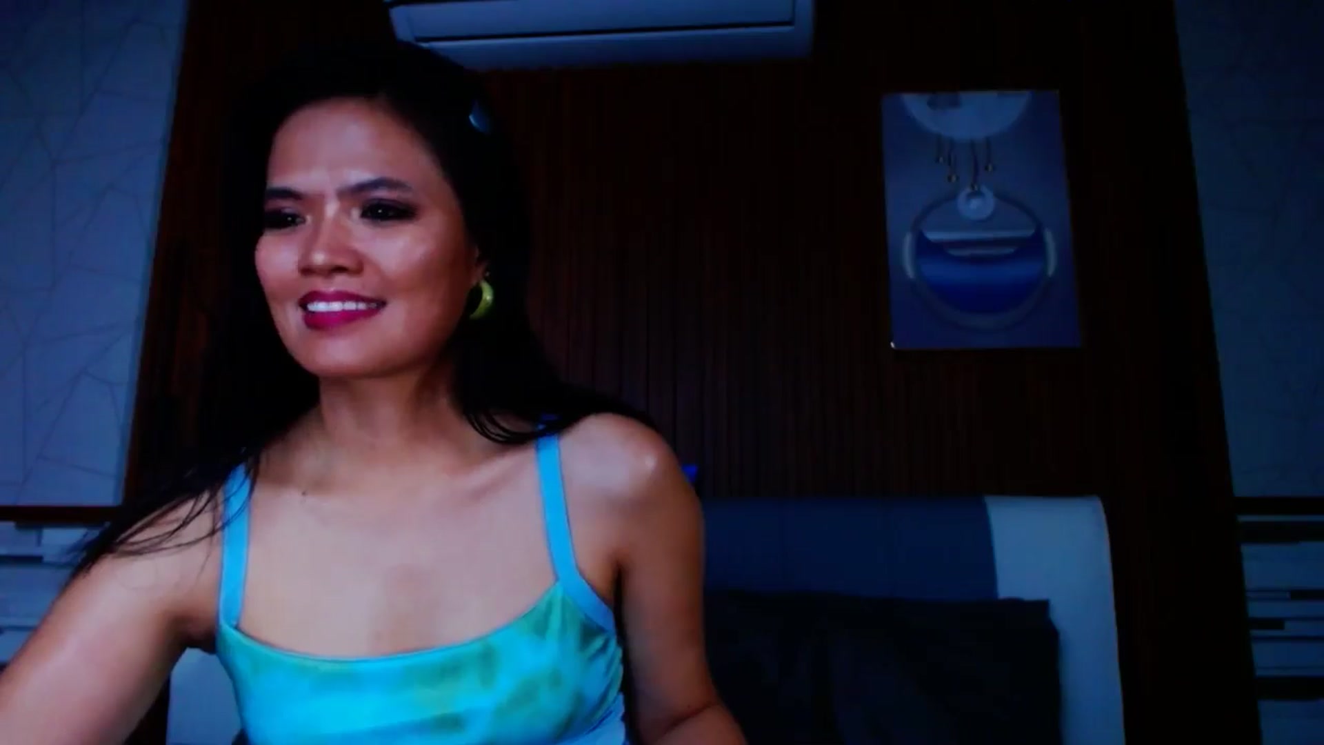 Gallery image thumbnail from SweetOne_4u's myfreecams stream on, 07/12/2024, 24:28 image 5 of 20