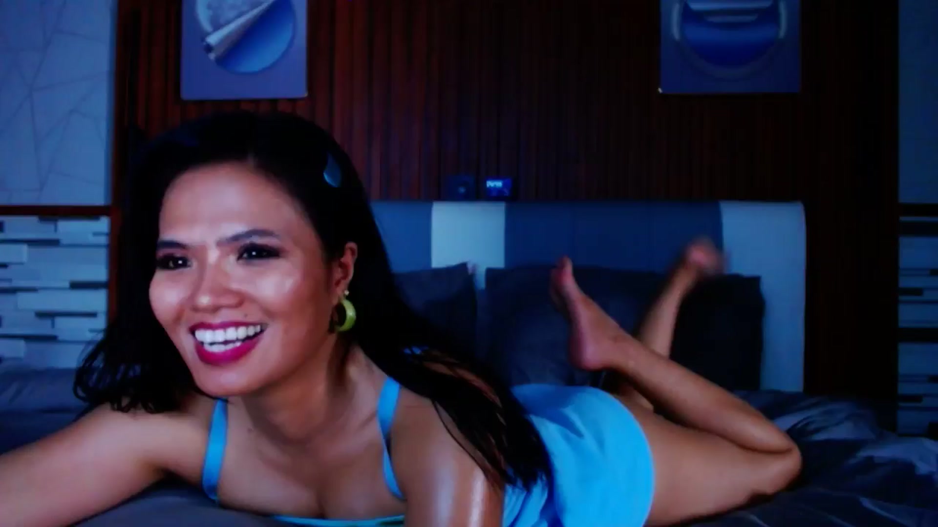Gallery image thumbnail from SweetOne_4u's myfreecams stream on, 07/12/2024, 24:28 image 11 of 20