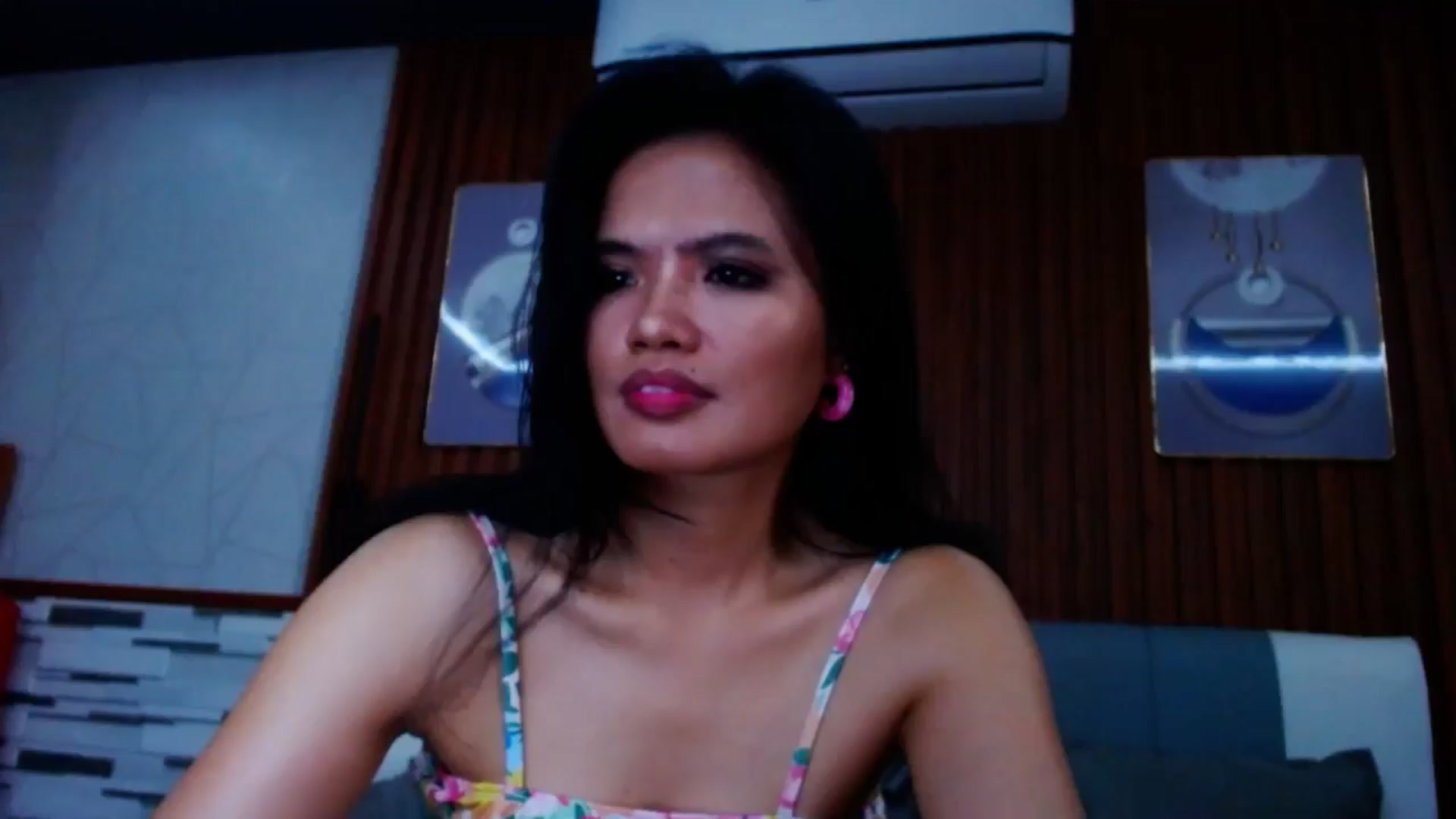 Gallery image thumbnail from SweetOne_4u's myfreecams stream on, 07/12/2024, 22:26 image 13 of 20